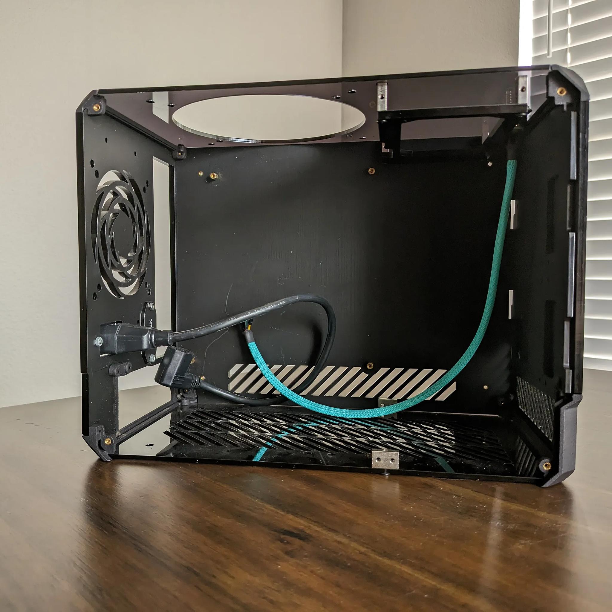 Lz7 XTD Mini-ITX Case