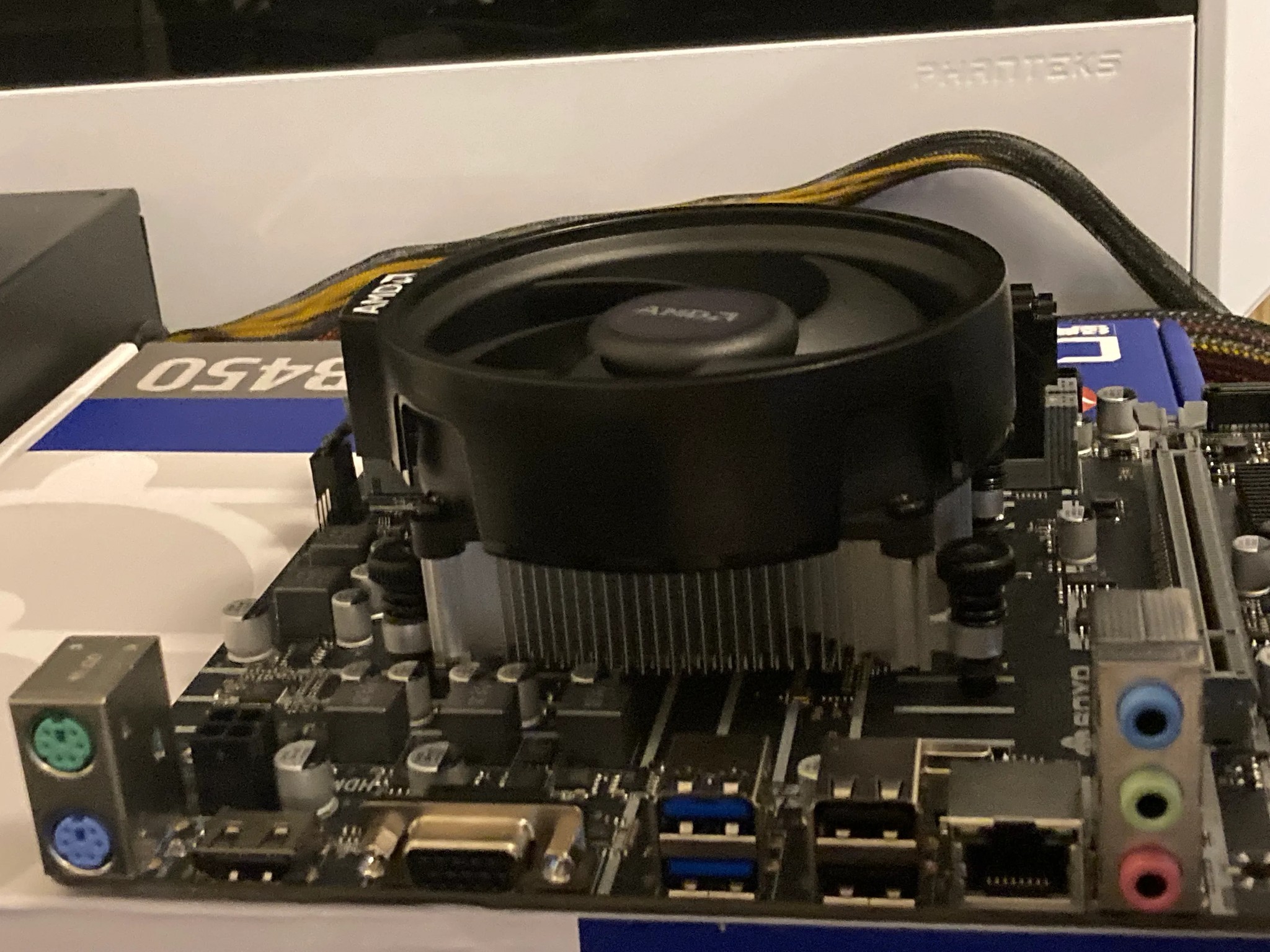 (AM4 COMBO) SOYO B450 + Ryzen 5 1600 + Cooler + 16GB DDR4 + 500GB NVME SSD