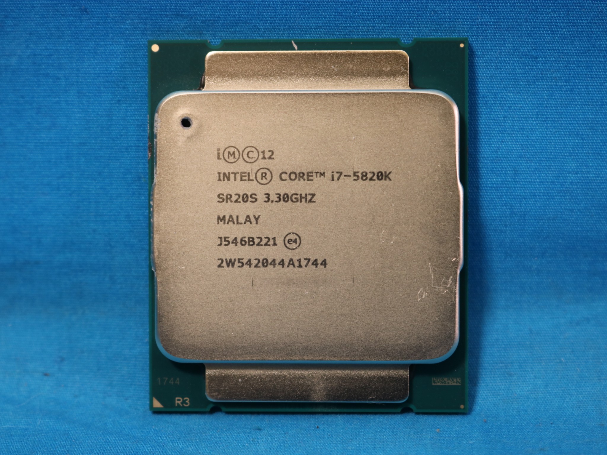 Intel Core i7-5820K 3.30GHz Socket LGA2011-v3 6-Core 12-Thread 12MB Desktop CPU SR20S