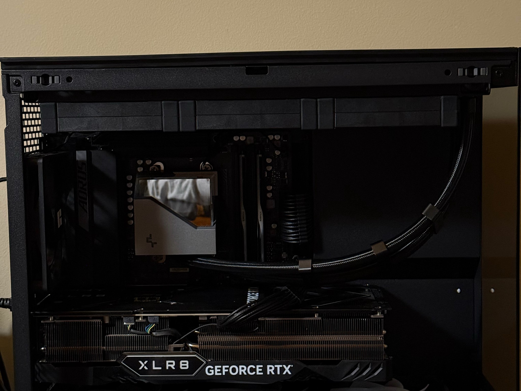 RTX 4080 Super | 32GB DDR5 | 2TB NVMe SSD | Ryzen 5 7600X Gaming PC