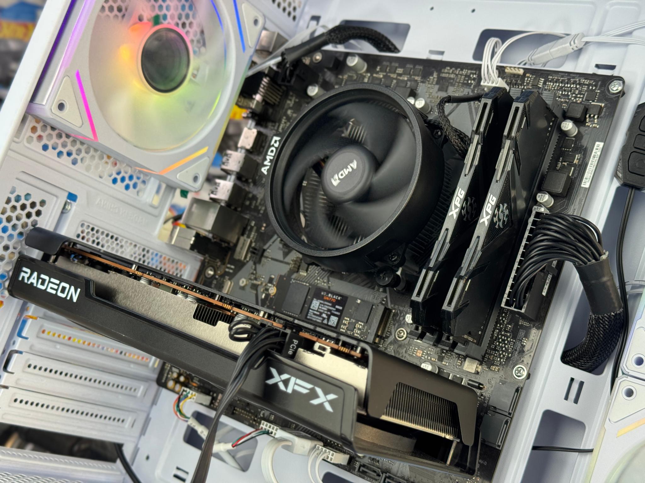 💮 PHANTOM - Gaming PC RX 6650XT Ryzen 5 💮