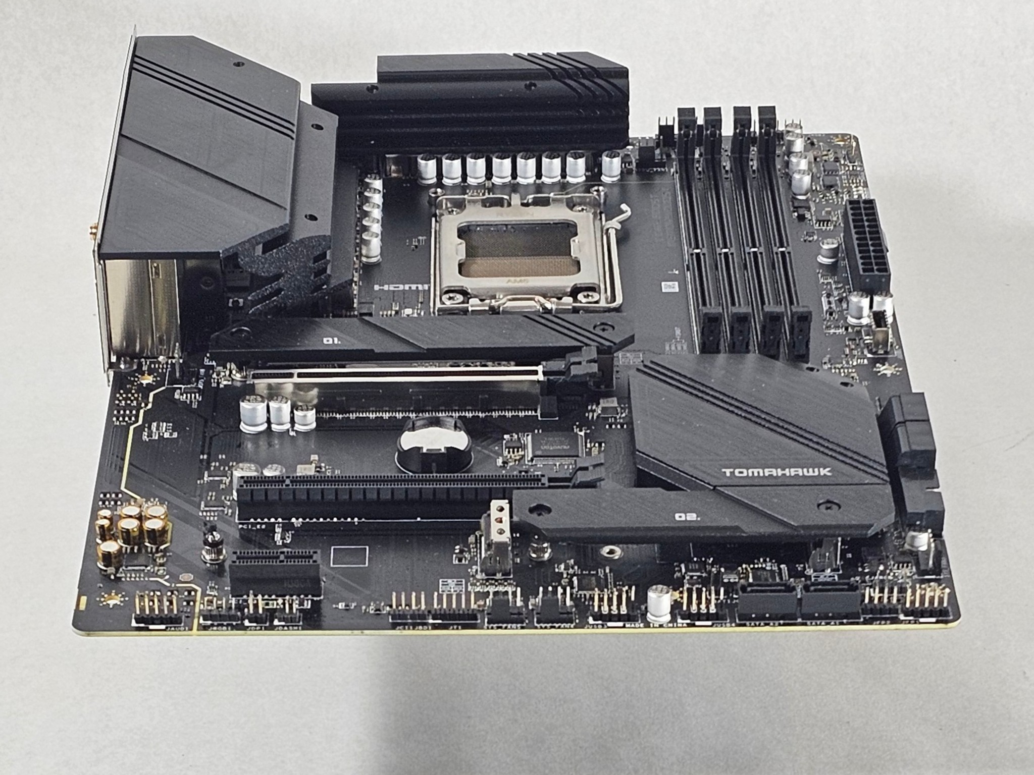 MSI MAG B650 Tomahawk WiFi AMD AM5 DDR5 ATX motherboard
