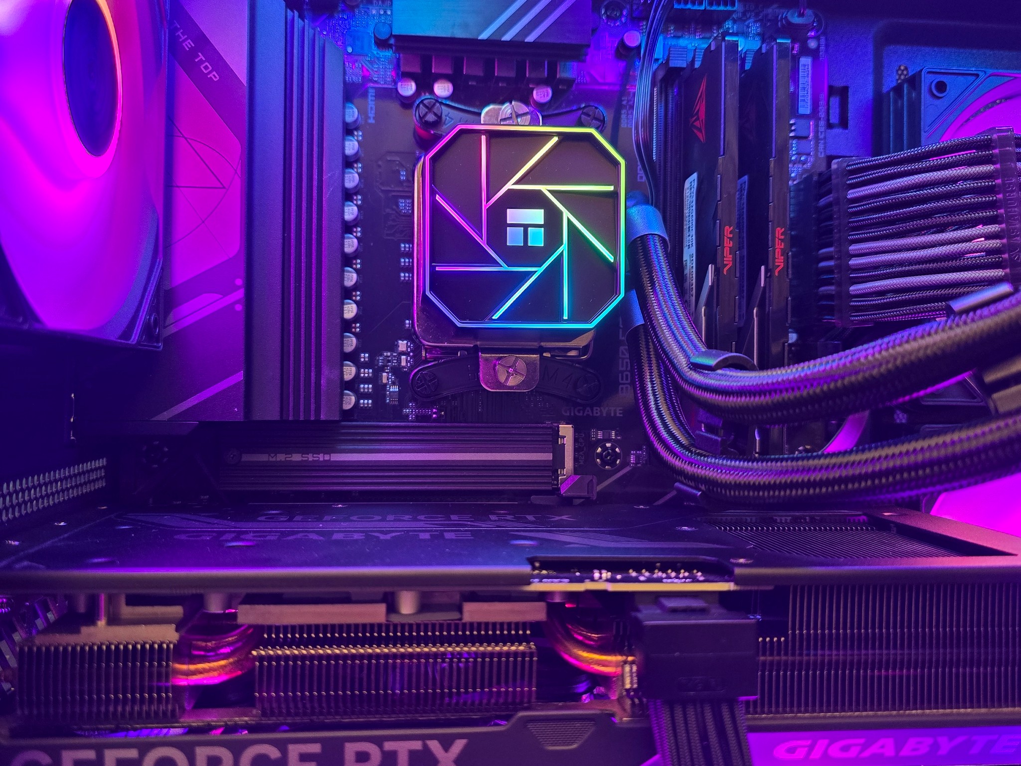 🚀 HIGH END CUSTOM AM5 PC | RTX 4070 SUPER 12GB | RYZEN 7 7800X3D | 2TB SSD | 32GB DDR5 6000MHZ 🚀