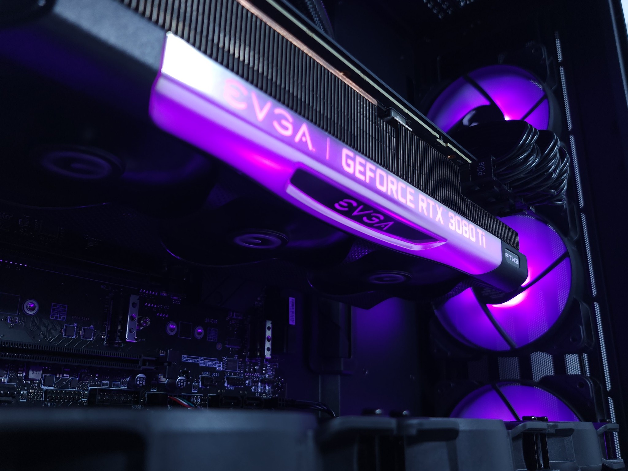 💜🖤1440p Gaming | RTX 3080 Ti FTW3 | Intel Core i5 12600KF | 32GB 3200MHz | 1TB M.2 NVMe SSD Gen 4