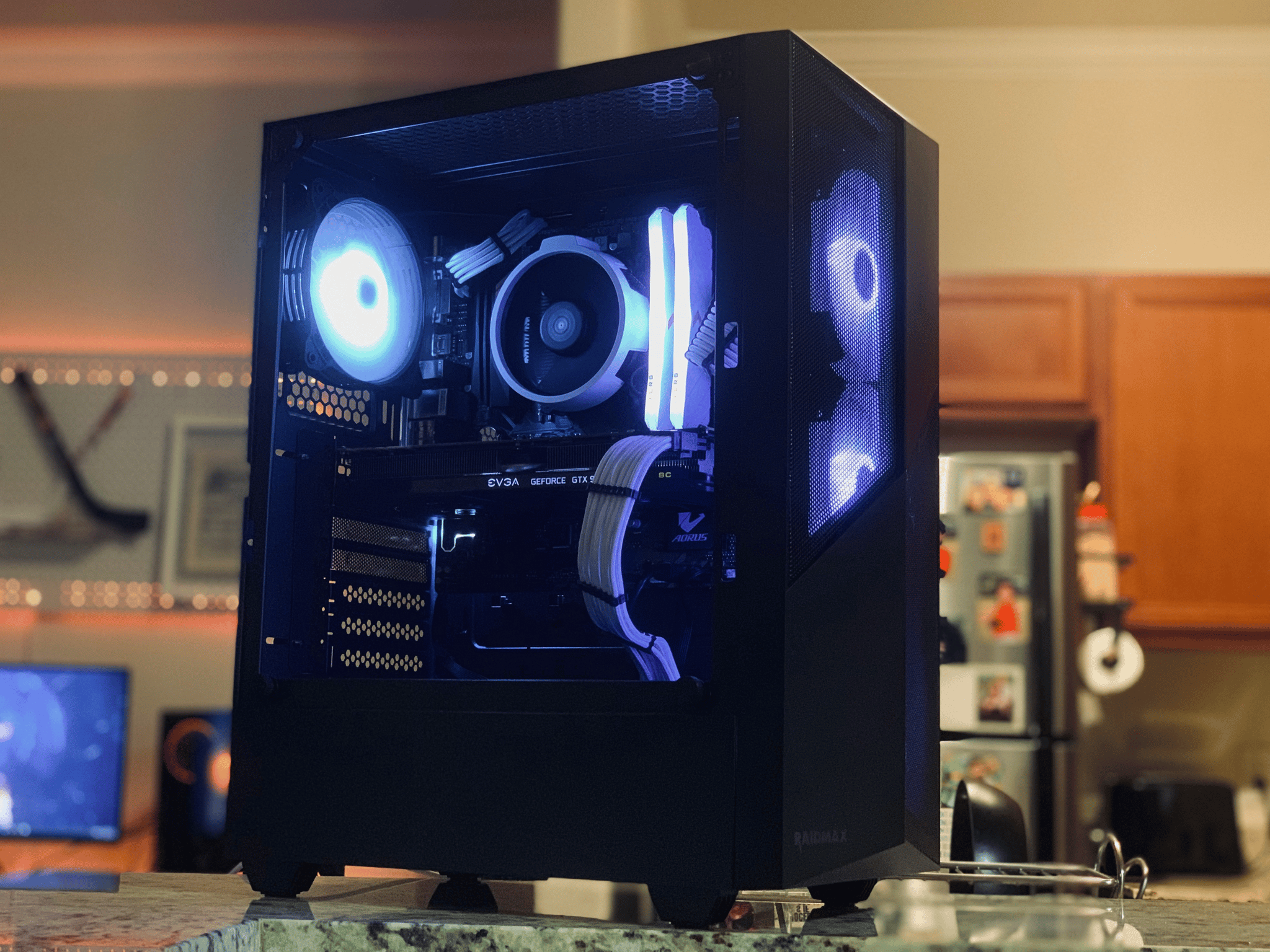 Entry Level Black/White Gaming PC (Ryzen 5 1500x + GTX 980)