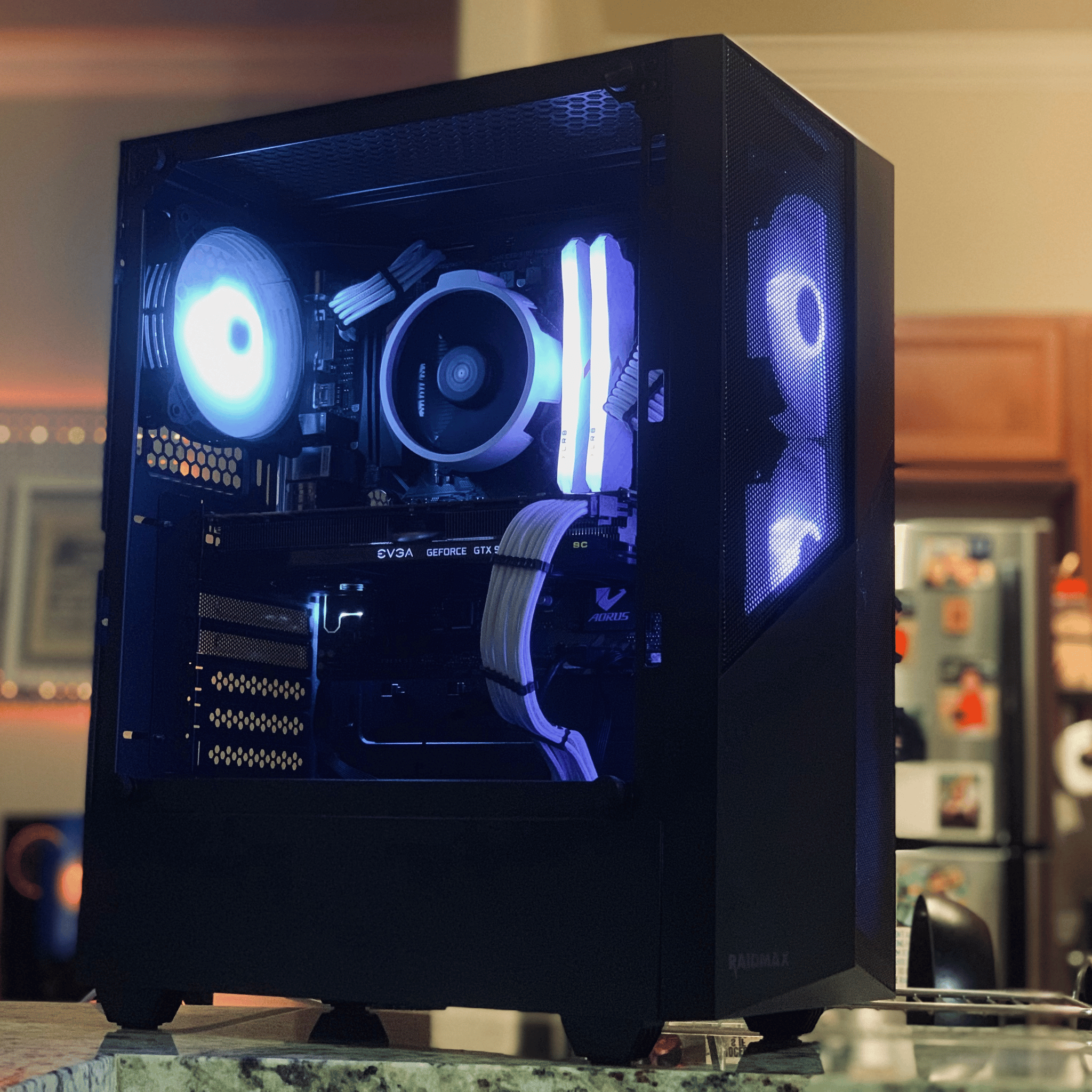 Entry Level Black/White Gaming PC (Ryzen 5 1500x + GTX 980)