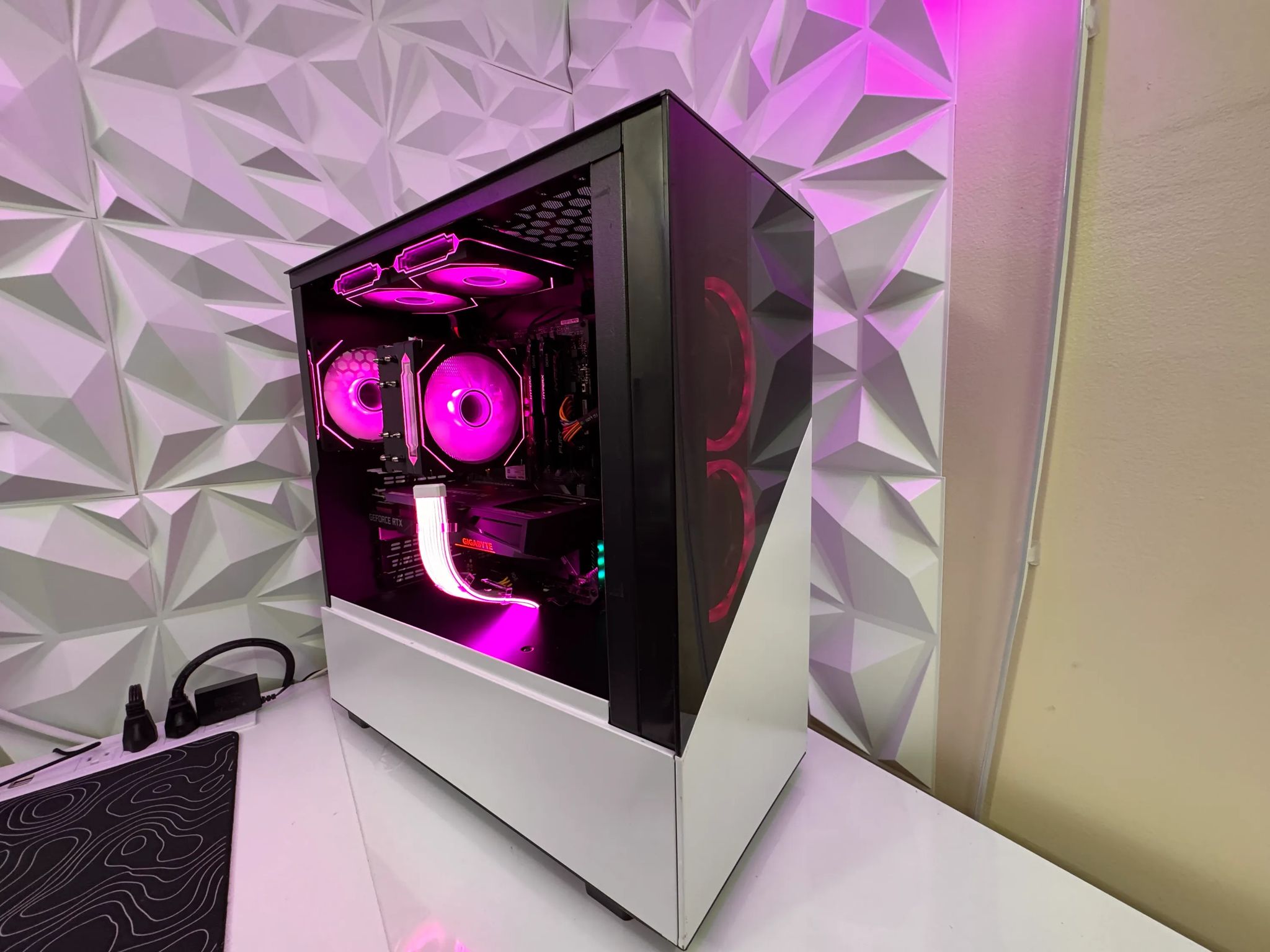 🩷🤍 Pure Aesthetic Gaming PC | i9-9900K | RTX 3060 Ti | 32GB RAM | 1TB SSD
