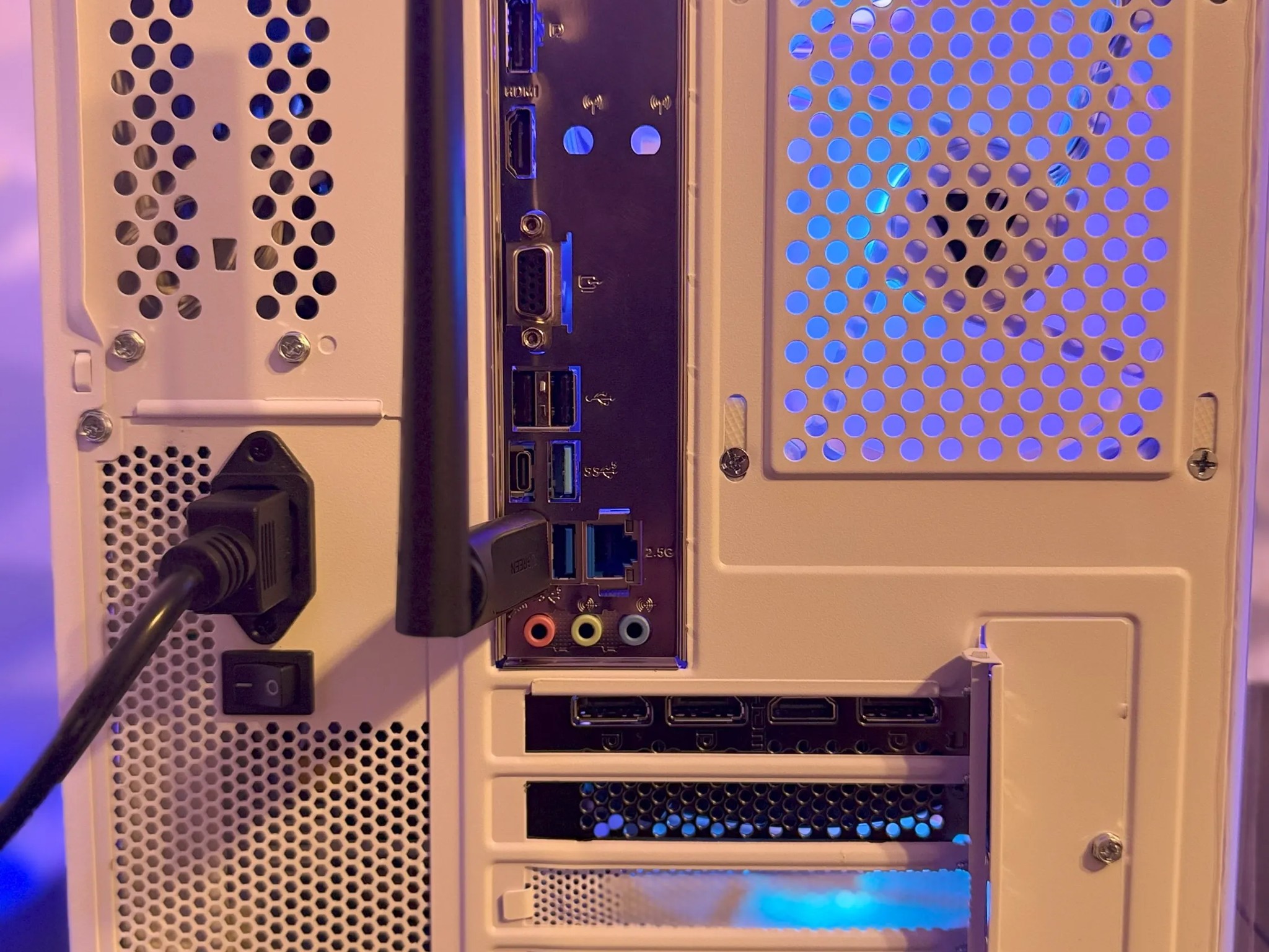 SNOW STORM 2.0 | All-White RGB Gaming PC | RTX 4060 | Intel i7-12700KF | 32GB DDR5