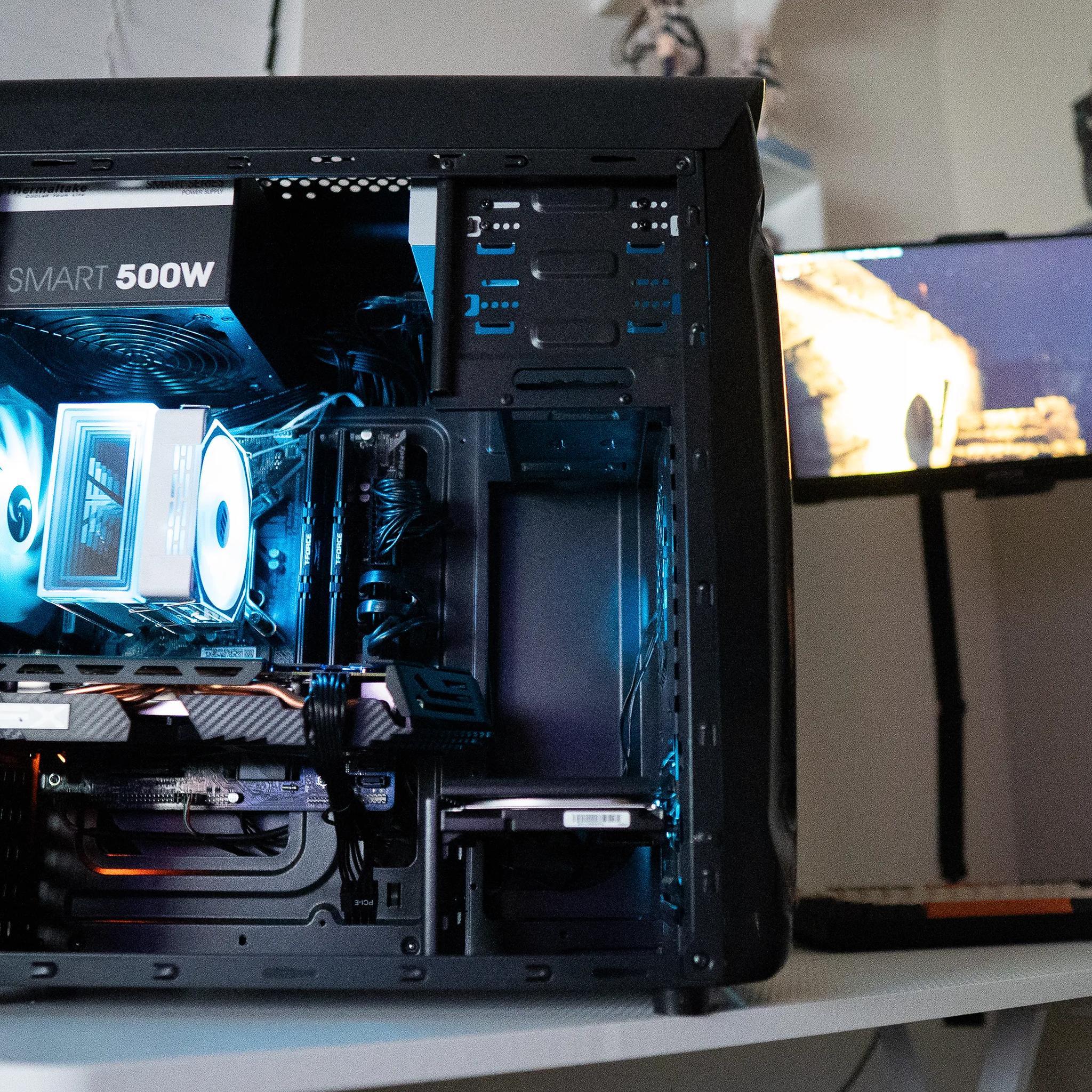 ⛈️❄️ | RX 580 | INTEL i5 8400 | 16GB DDR4 RAM | 256GB NVME SSD + 1TB HDD | Arctic Blizzard 2.0