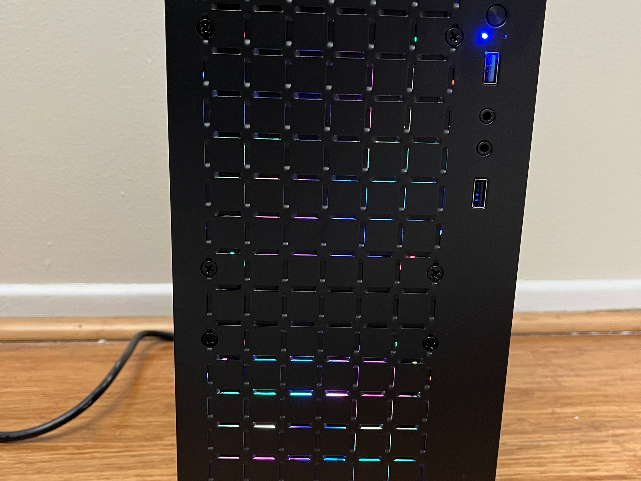 NVIDIA RTX 2060, Intel Core i5-6600, 12GB DDR4 RAM, 870 GB Storage - Small Gaming PC