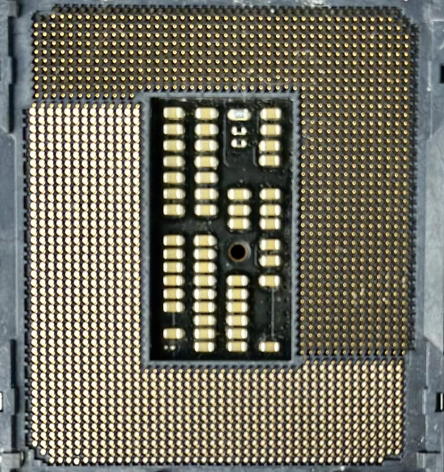 Holiday Sale 🌲 | Z690 Unify X Overclocking Motherboard!
