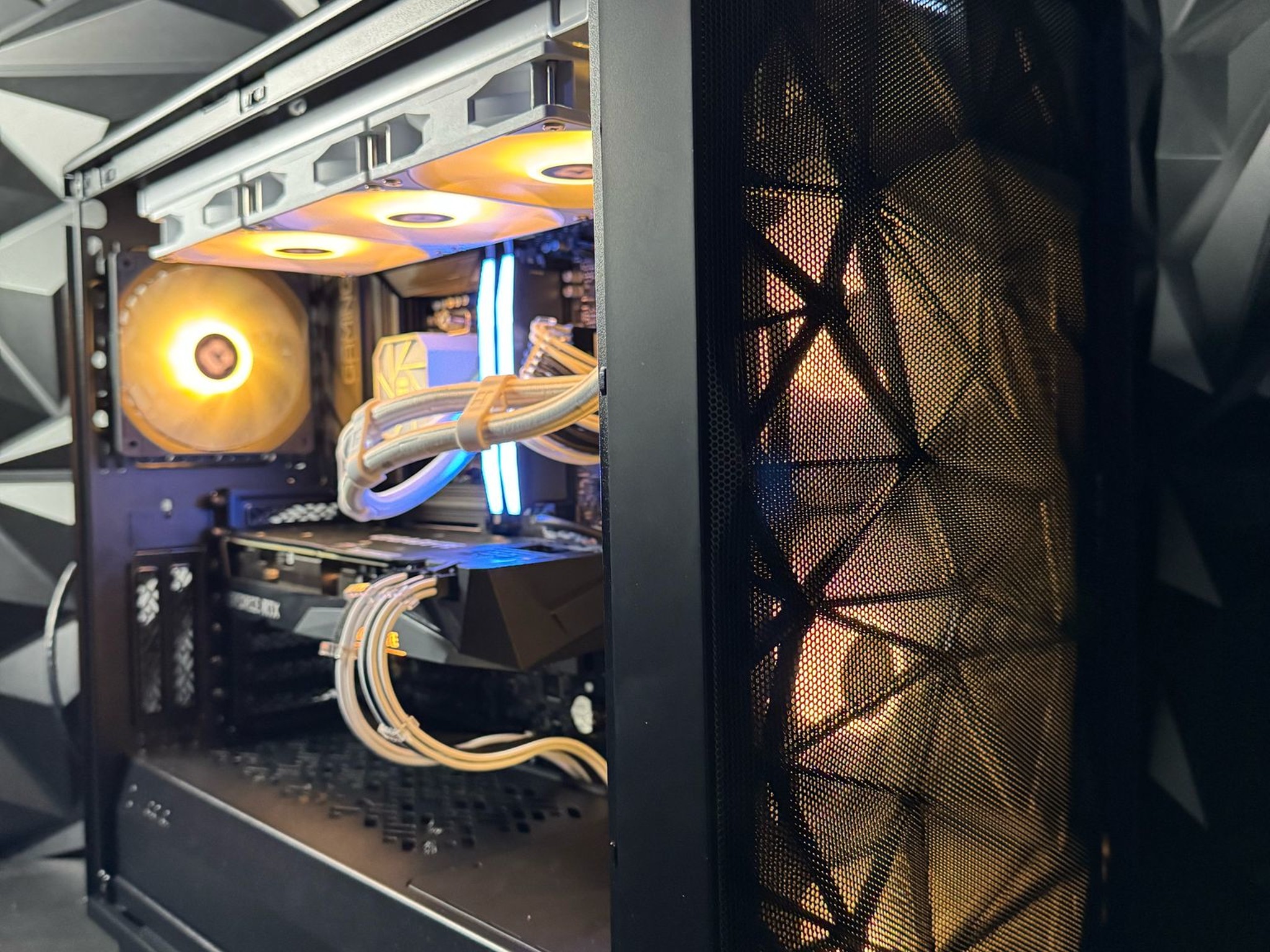 🎰 The Jackpot 777 🎰 Ryzen 7 7700X| RTZ 3070| 32 GB DDR5| 1.5 TB NVMe