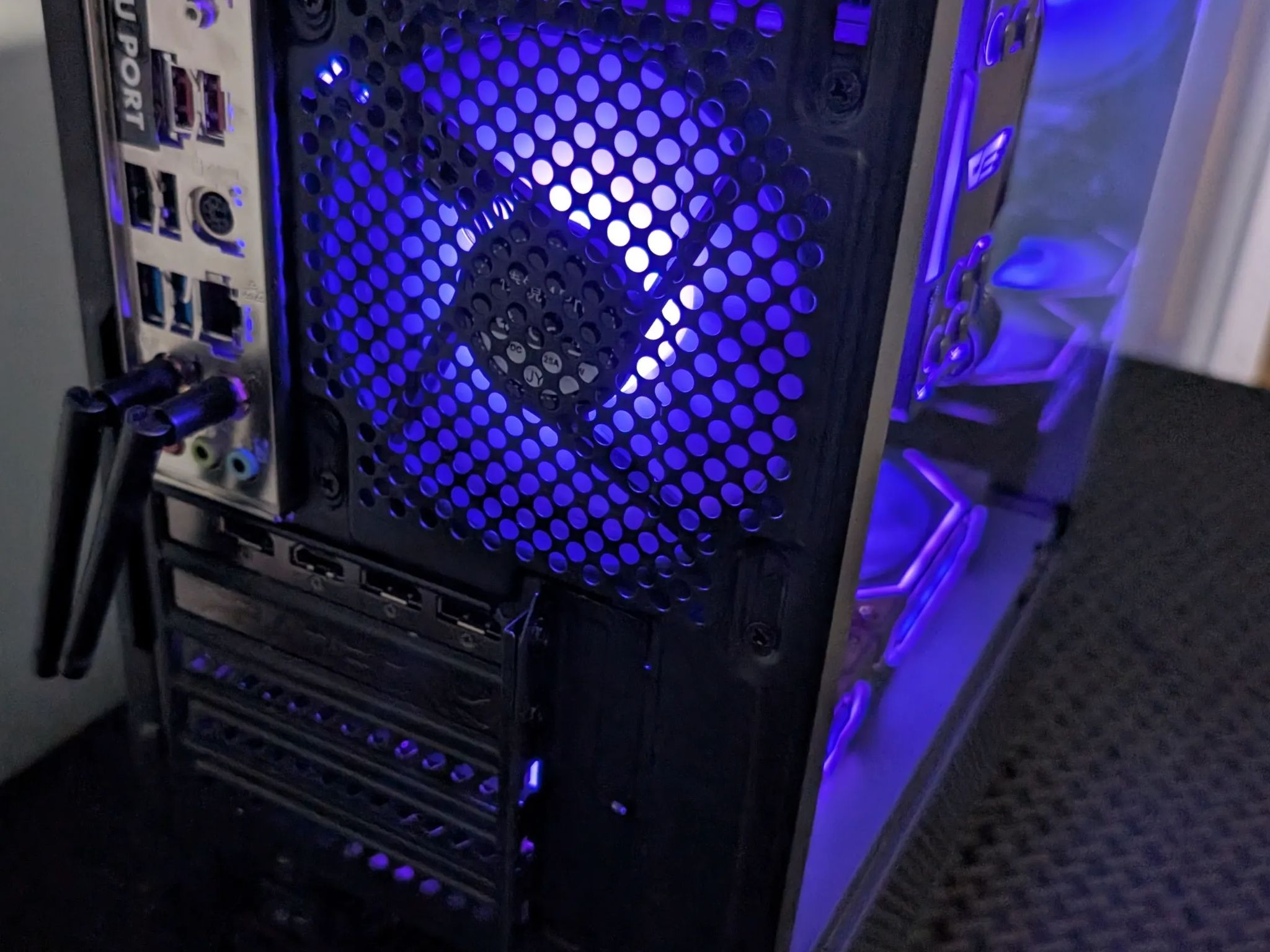 RX 6700xt - Ryzen 5 5600x Lightweight Compact Gaming PC