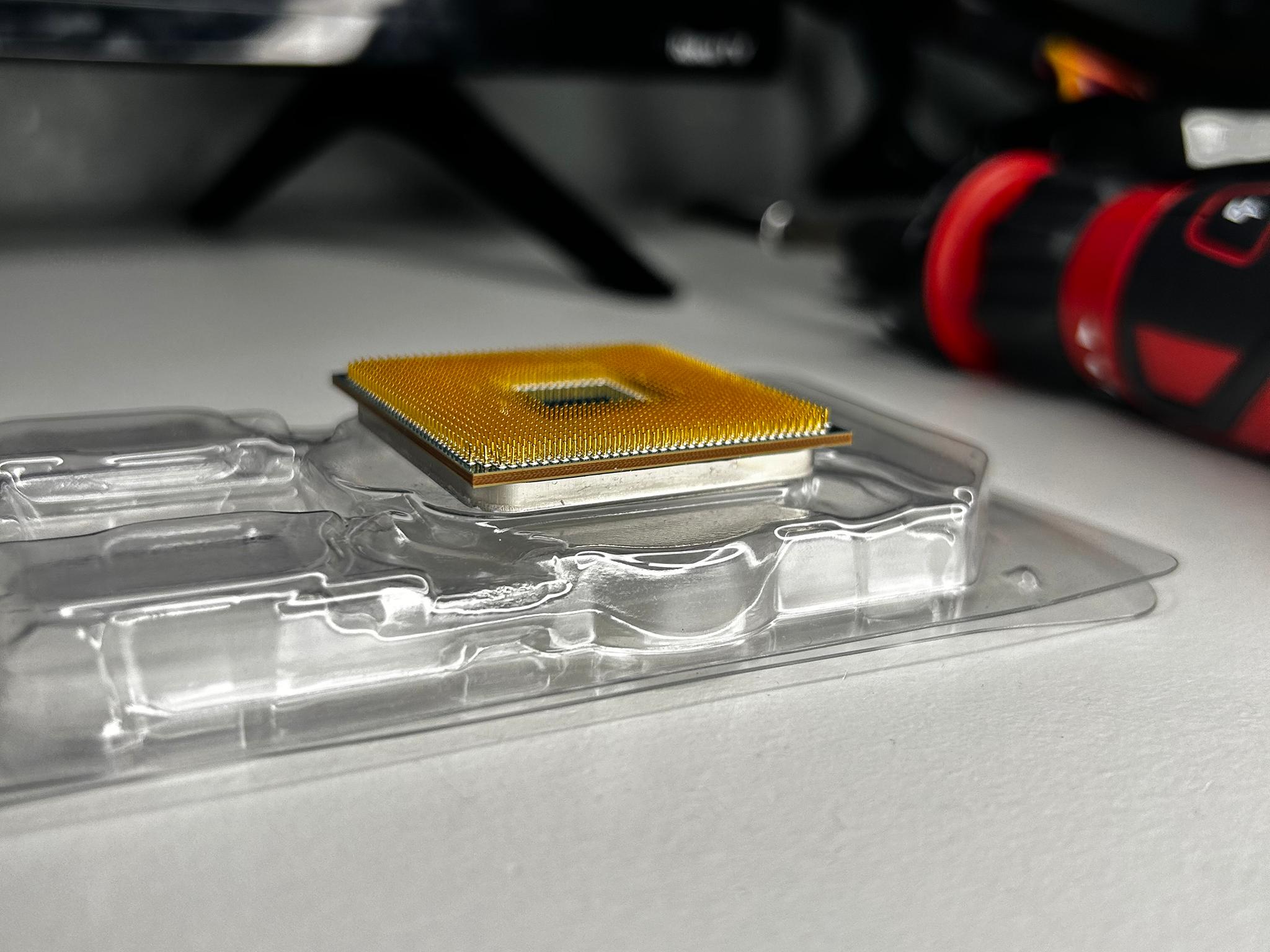 (2) AMD RYZEN 7 3700X (BENT PINS) 