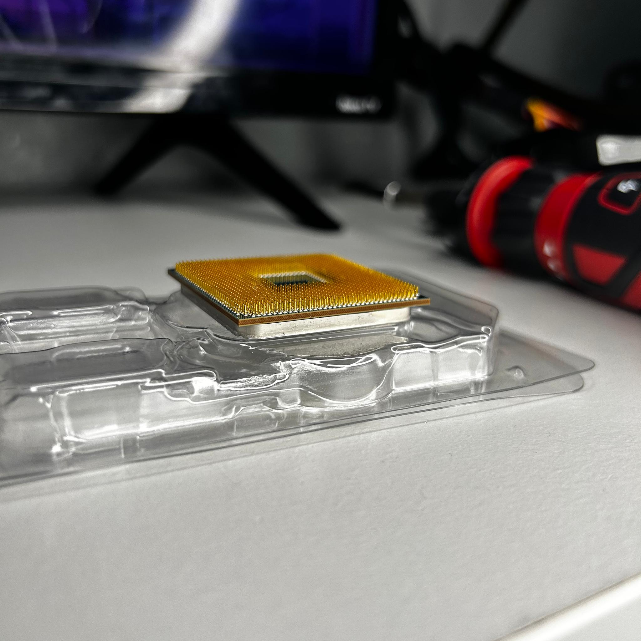 (2) AMD RYZEN 7 3700X (BENT PINS) 