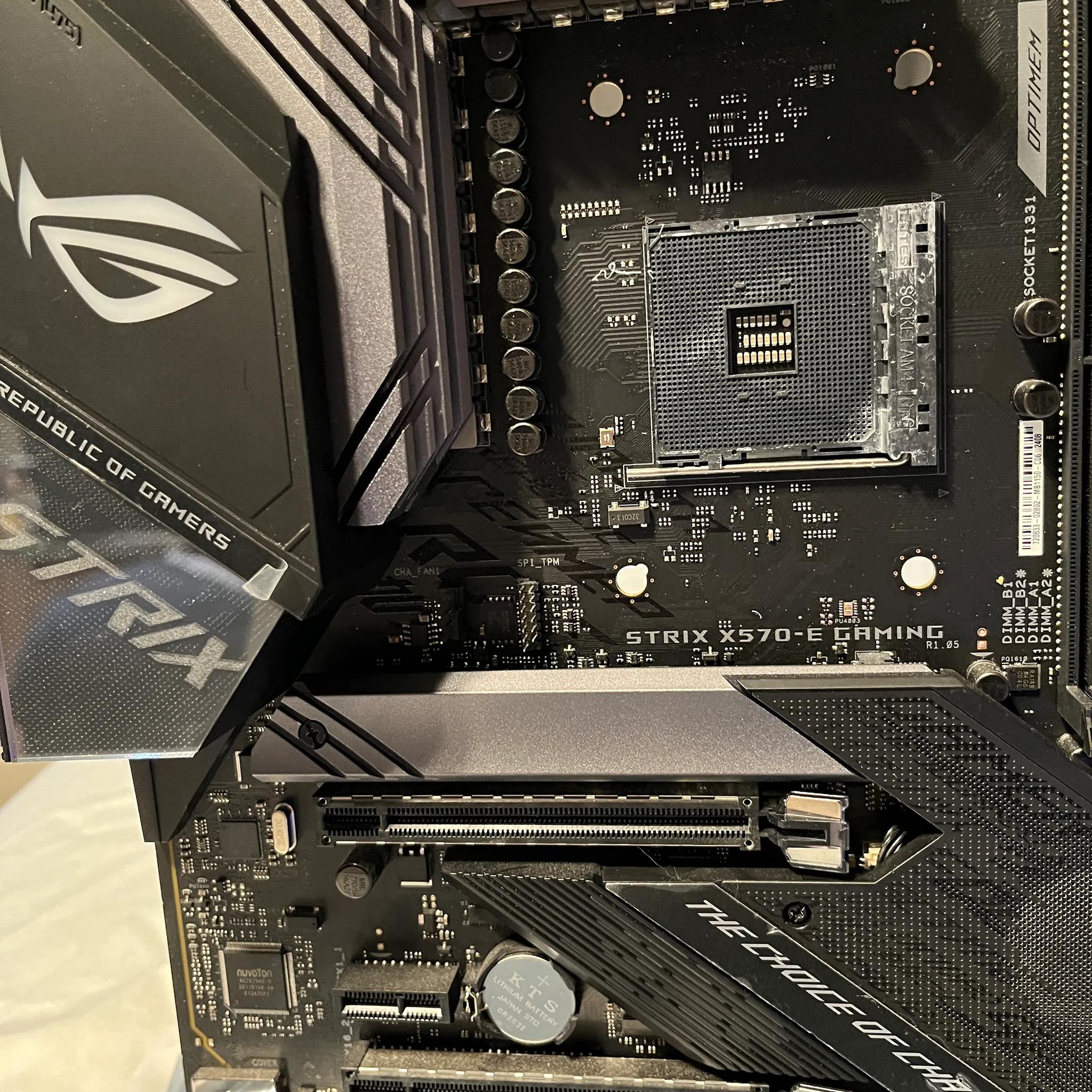 ASUS ROG STRIX X-570-E GAMING