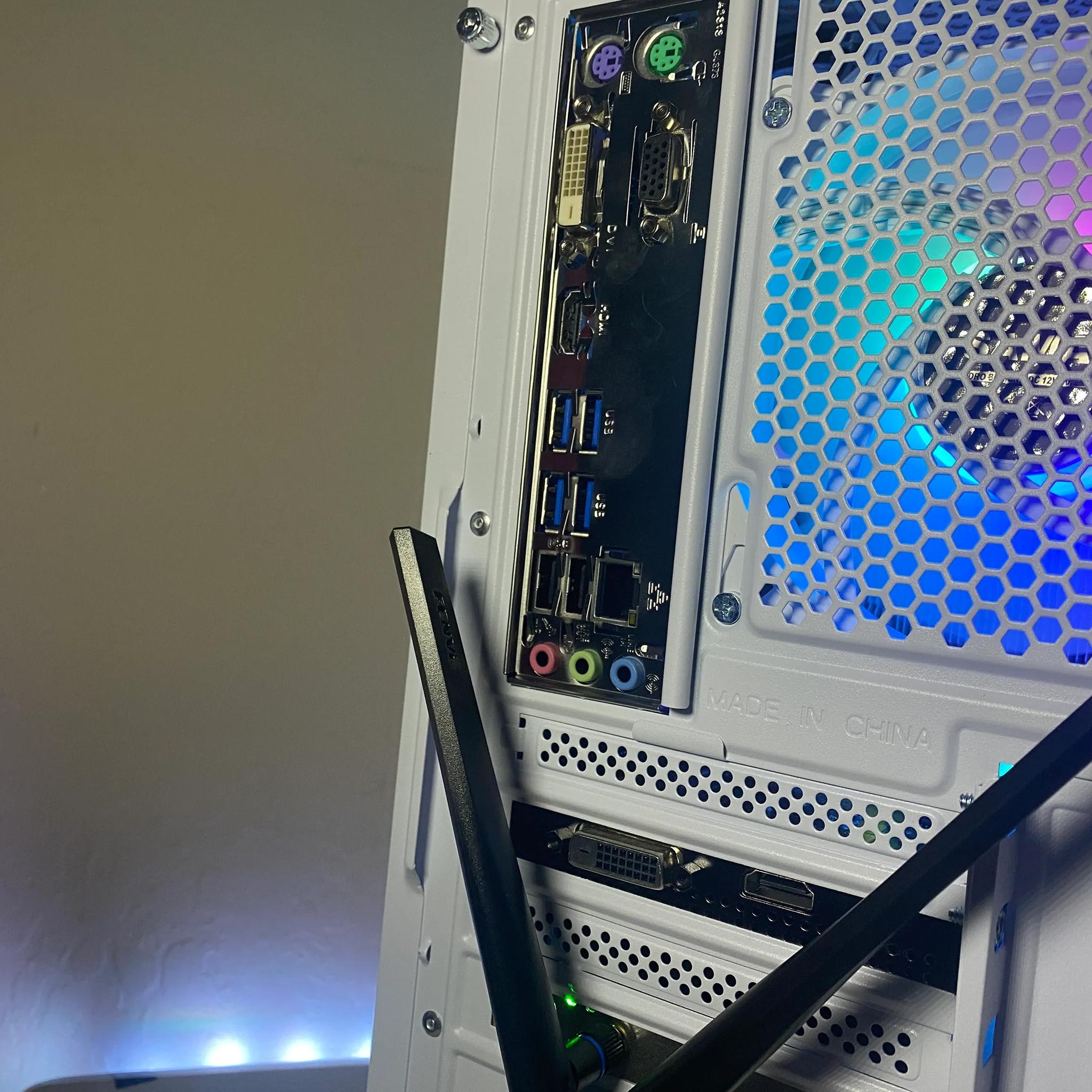❄️ FAST Custom Built White/RGB Gaming Computer ❄️| Windows 11 | Great for gaming!