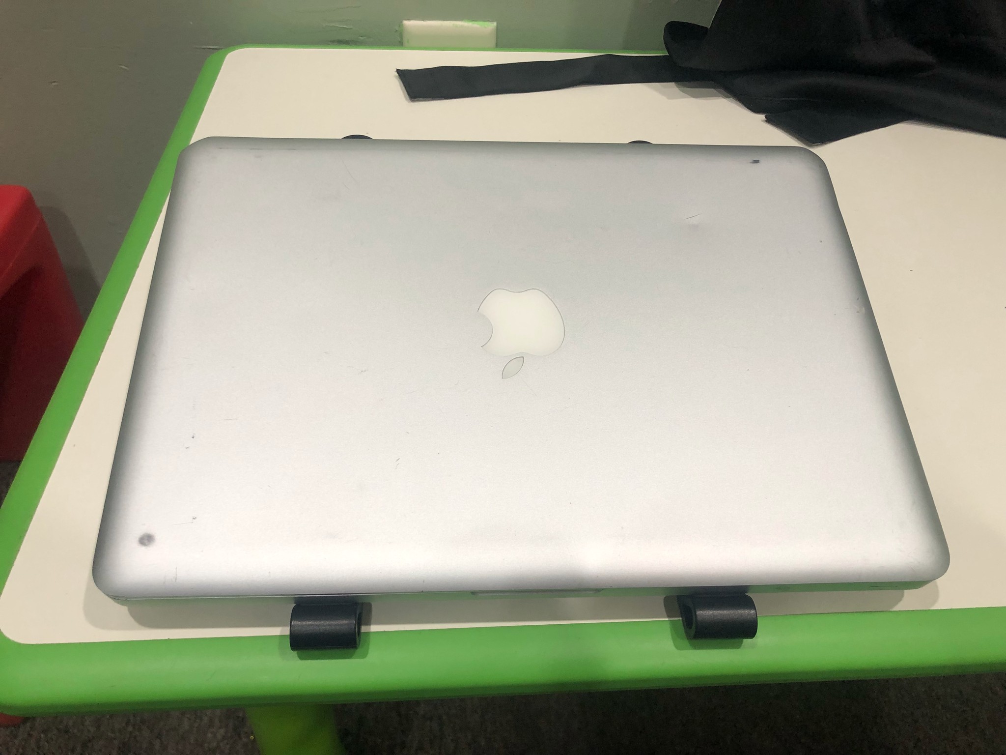 Apple MacBook Pro 13" 2012 | Intel i5 2.5GHz | 6GB RAM | 128GB SSD | Ventura (OCLP) + Charger
