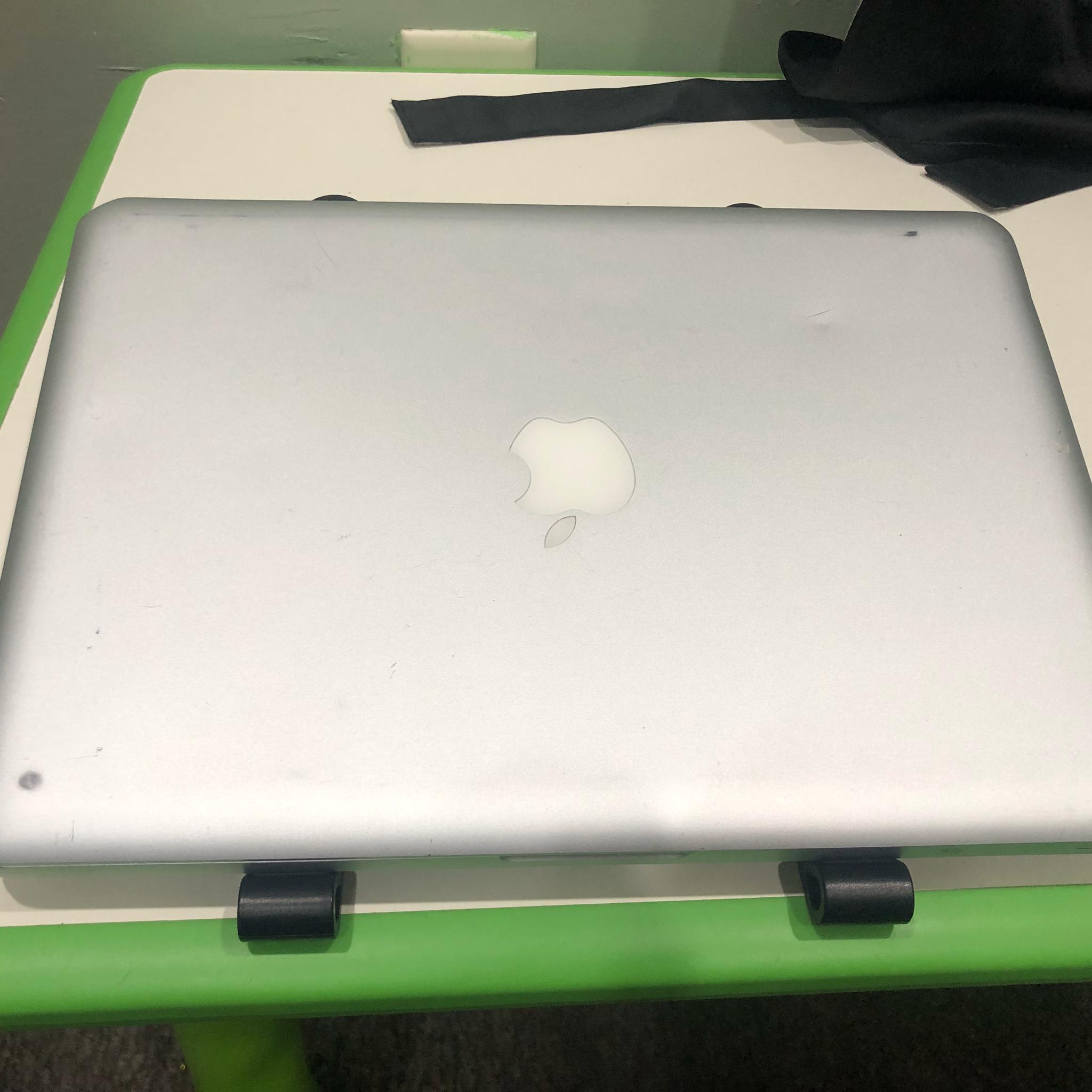 Apple MacBook Pro 13" 2012 | Intel i5 2.5GHz | 6GB RAM | 128GB SSD | Ventura (OCLP) + Charger