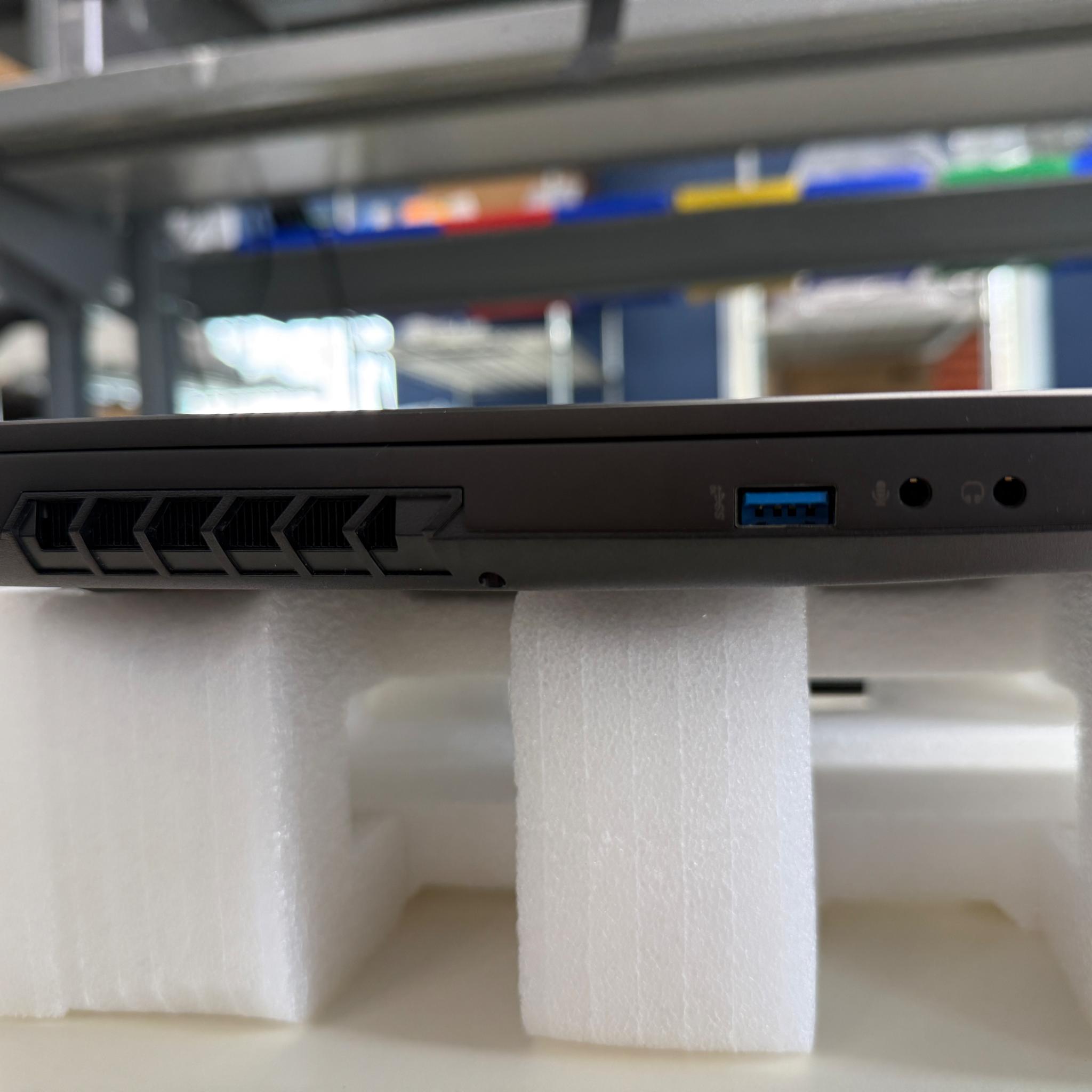 Eluktronics Mech-15 G3, i7-11800H, RTX 3070, 64GB Ram, 2TB SSD, 165HZ