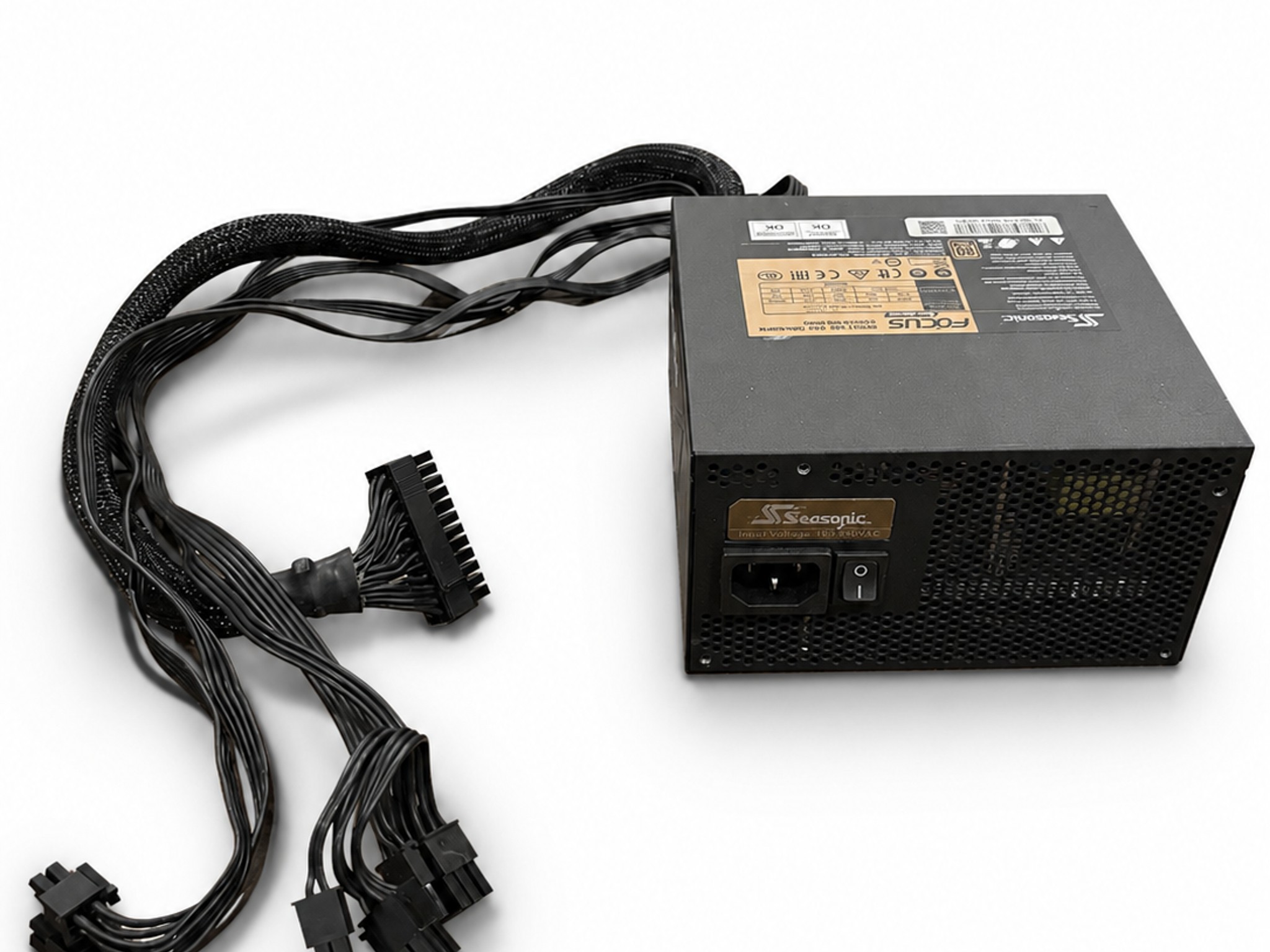 Seasonic FOCUS GM-650, SSR-650FM 650W 80+ Gold Semi-Modular ATX power supply PSU