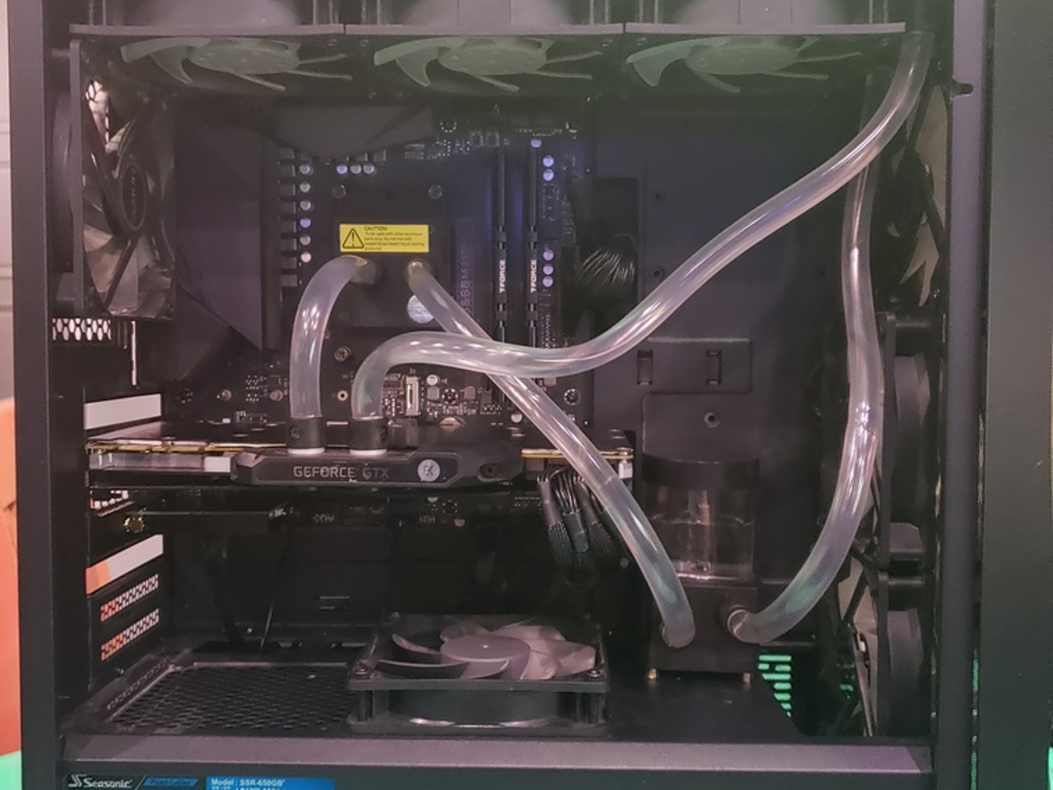 Custom EKWB Water Cooled PC - Ryzen 5 5600X & 1080 Ti