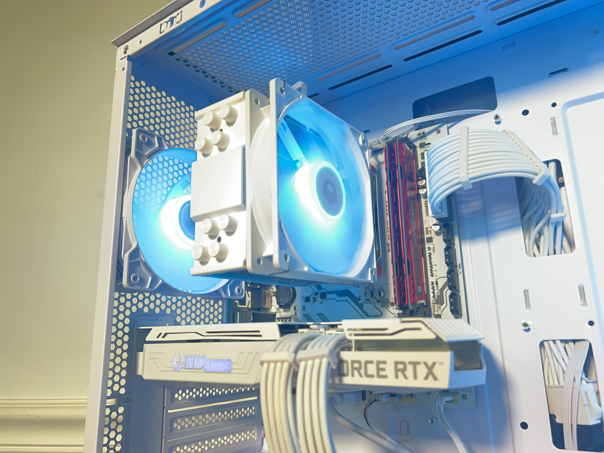 ⚪️Whiteout RTX Gaming PC | Rtx 3060 12gb | Ryzen 5 3600x | 16gb ddr4 | 1tb Storage | Windows 11 Pro