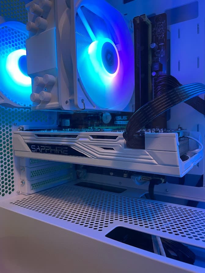 GLASSY White Gaming PC| Intel i5 / Amd RX580 / 8GB / 500GB SSD Win 10 Pro WiFi