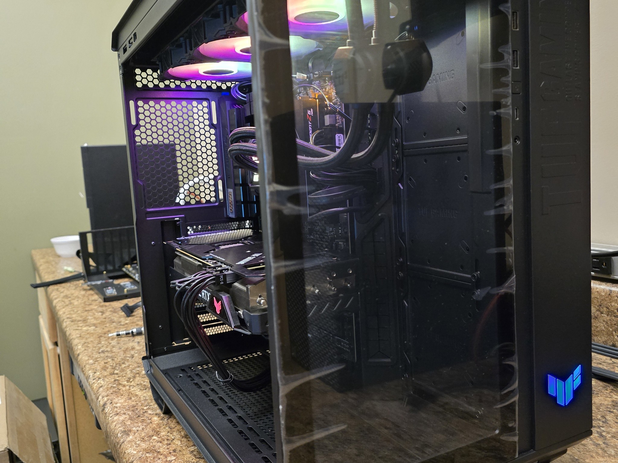Ryzen 9 7950x - RTX 3090 | ASUS TUF Workstation