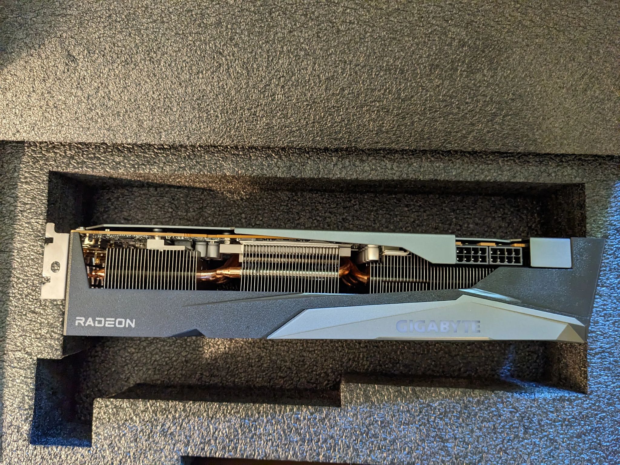 2 MONTH USED Gigabyte Radeon RX 6800 OC 16 GB