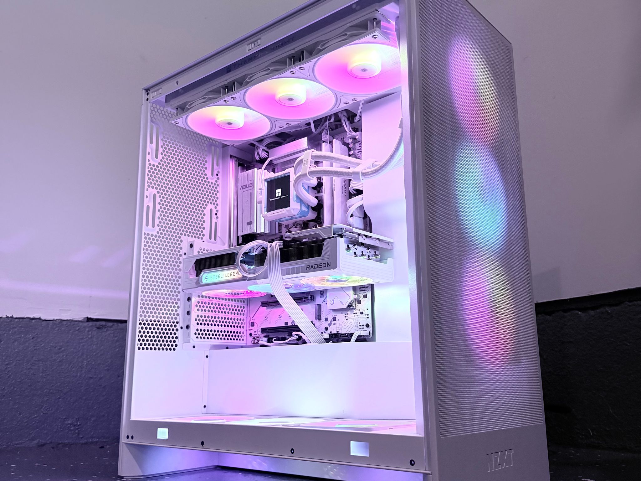 ⚪️"Polar Prism"❄️| 4K Gaming | Ryzen 7 9800X3D | RX 9070XT | 32GB 6400 mt/s DDR5 | 4TB Storage