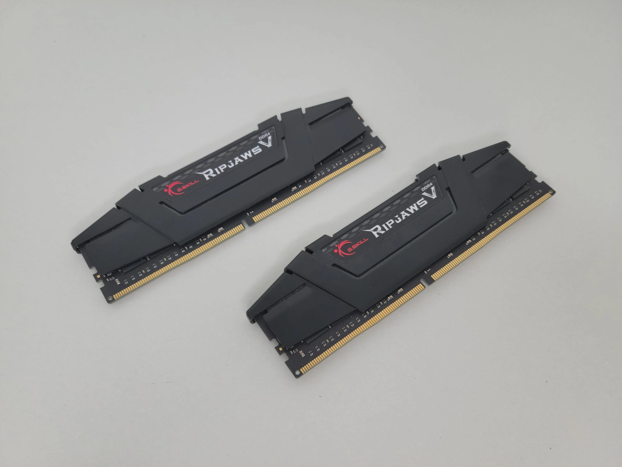 G.Skill Ripjaws V 32GB (2 x 16GB) DDR4-3200 CL16
