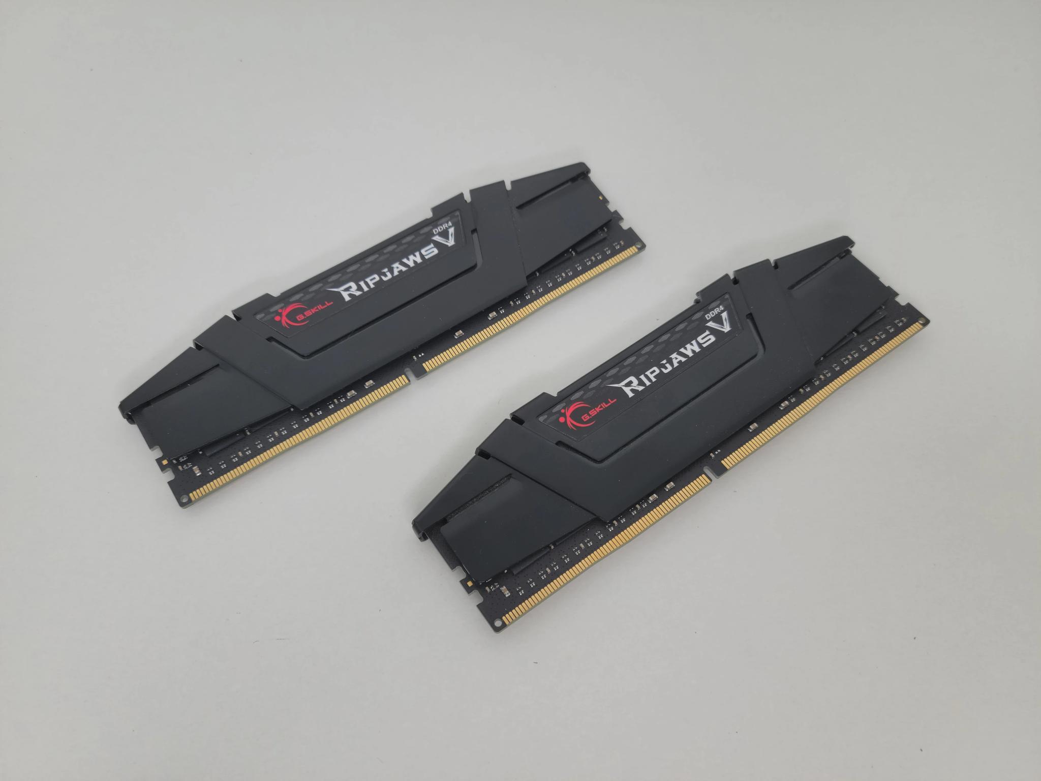 G.Skill Ripjaws V 32GB (2 x 16GB) DDR4-3200 CL16