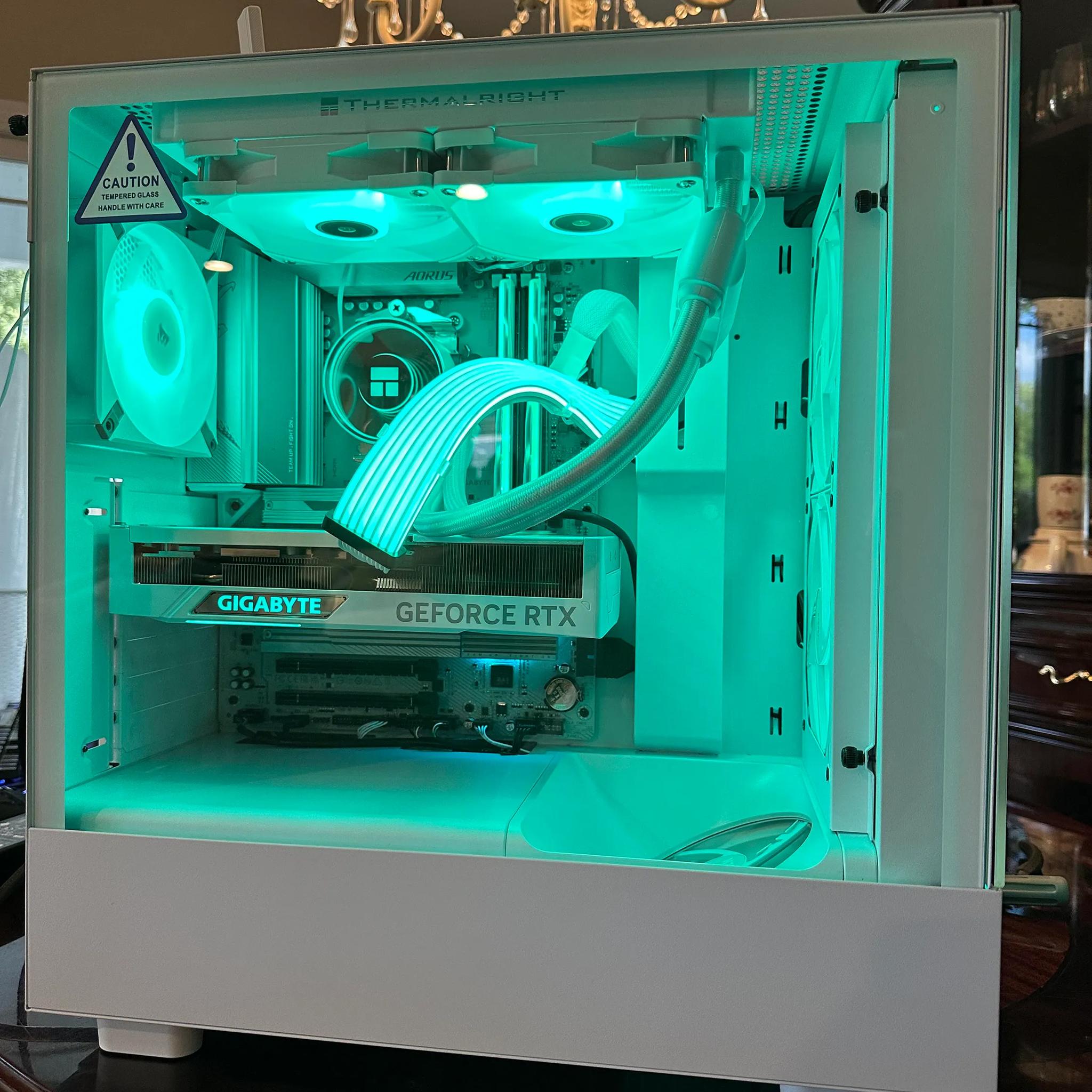 🧊White out🧊 4070 super, Ryzen 5 7600x, 32 Gb Ddr5 6000 MHz, 1 tb nvme ssd. PRICED TO SELL!