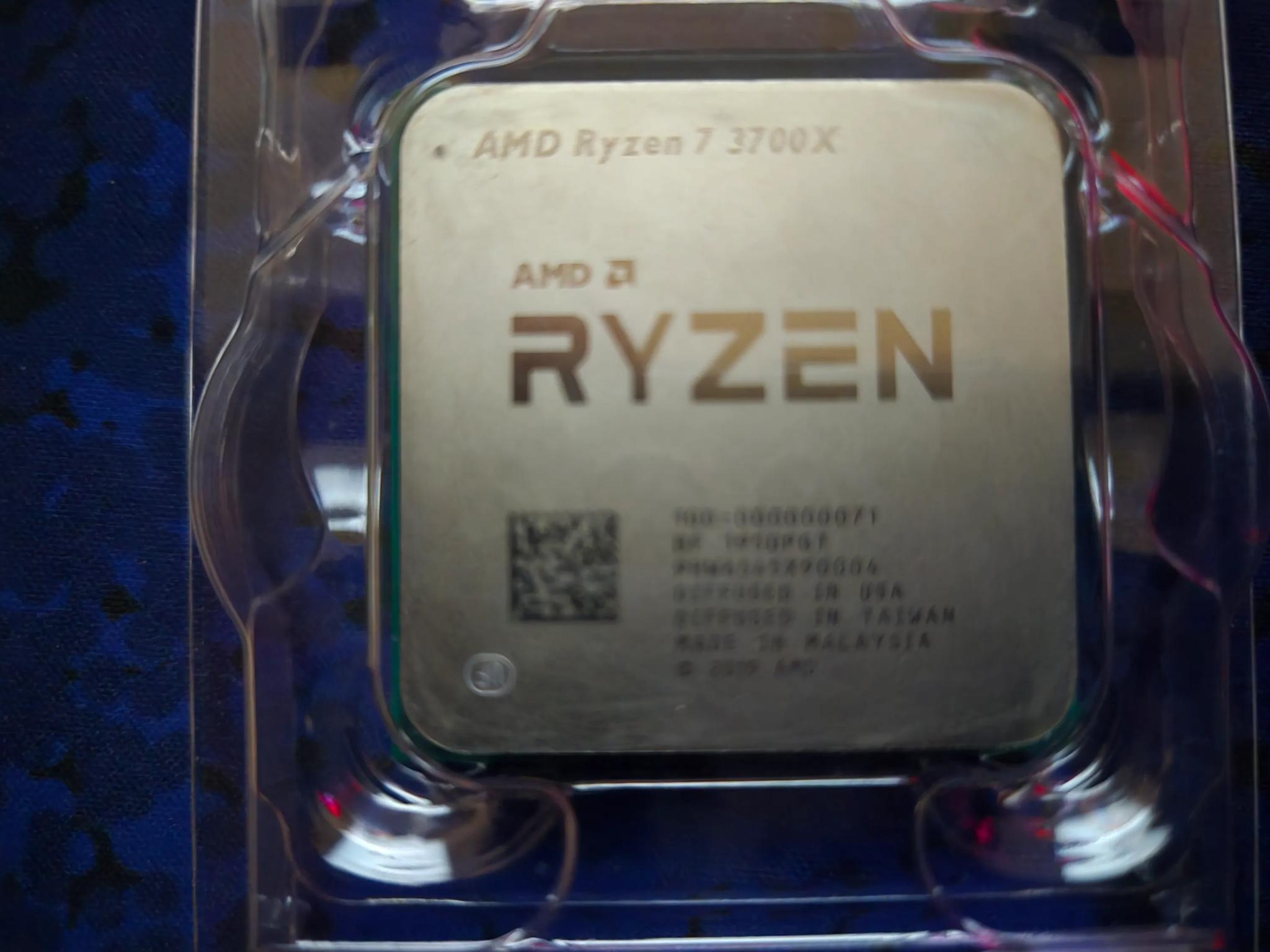 AMD Ryzen 7 3700X