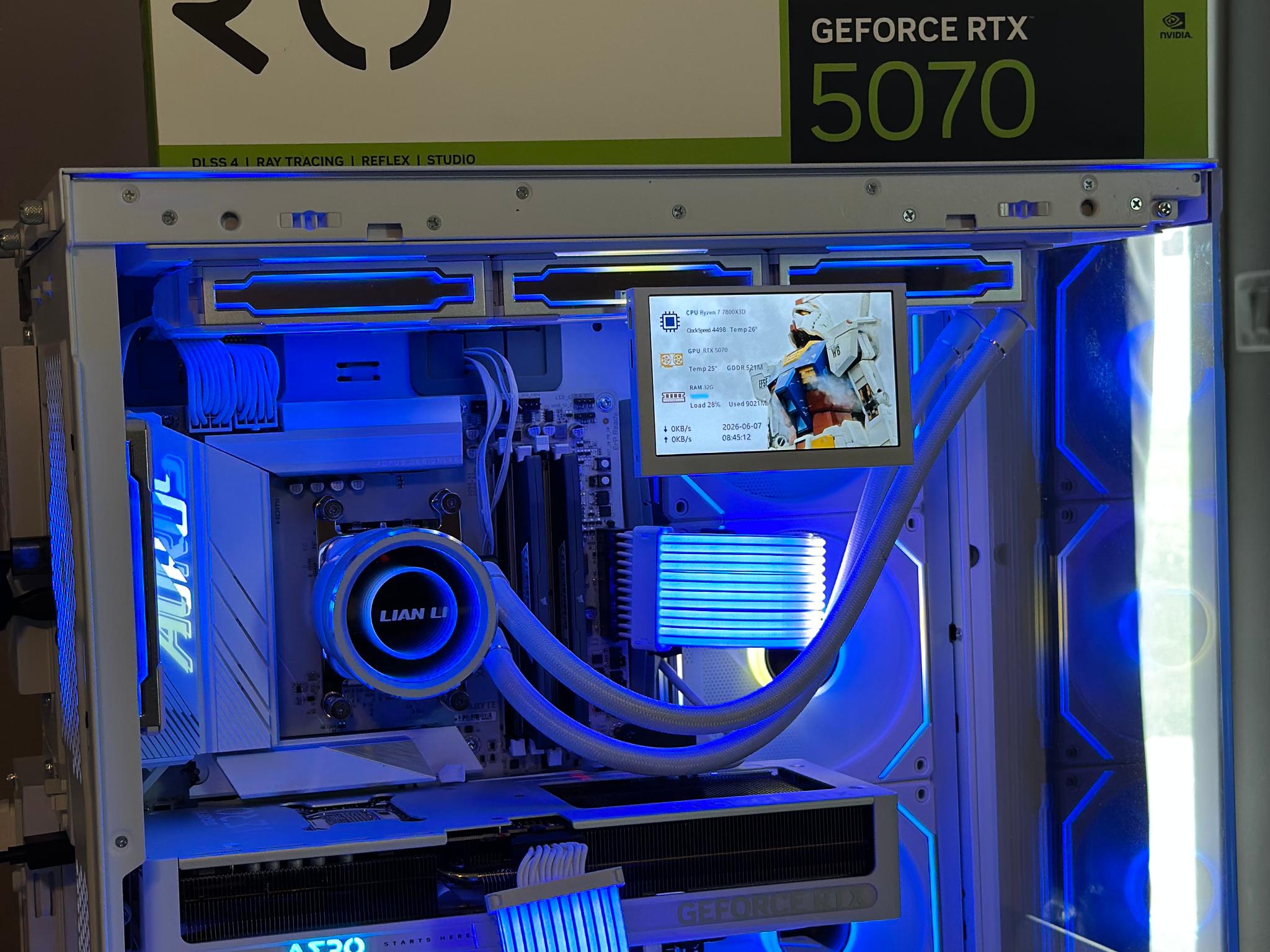 Premium white PC: RTX 5070 Aero, 7800X3D, 32GB DDR5 CL30, 1TB SSD,