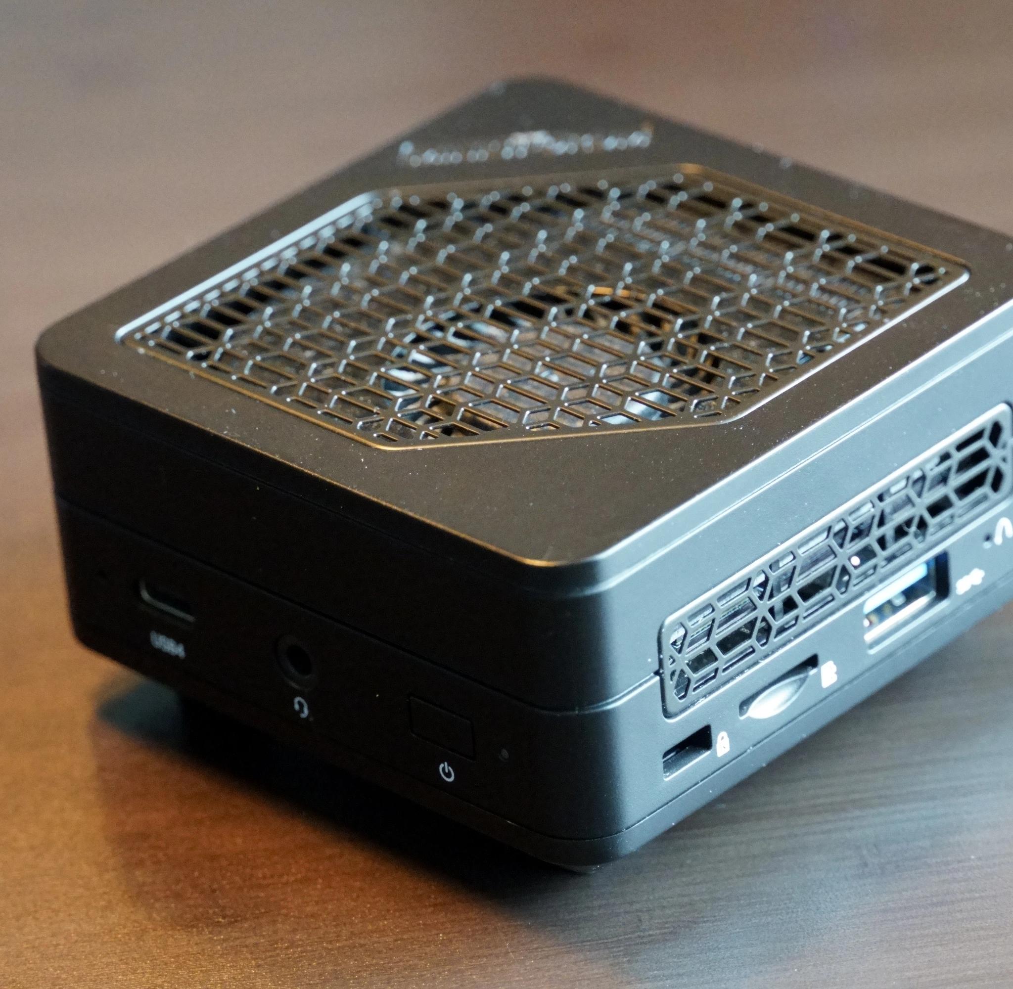 Minisforum EM680 Pocket PC Ryzen 7 6800U