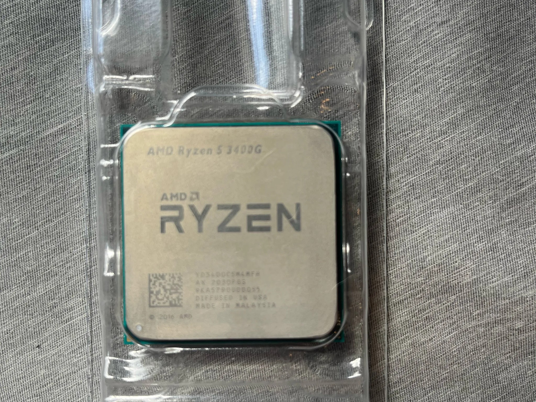 AMD Ryzen 5 3400G 4-Core 8 Thread Processor with CPU Cooler