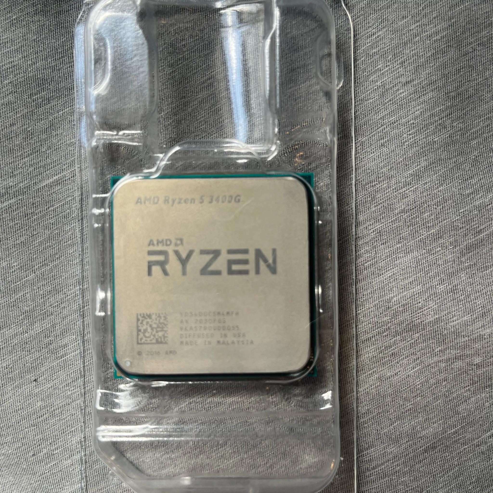 AMD Ryzen 5 3400G 4-Core 8 Thread Processor with CPU Cooler