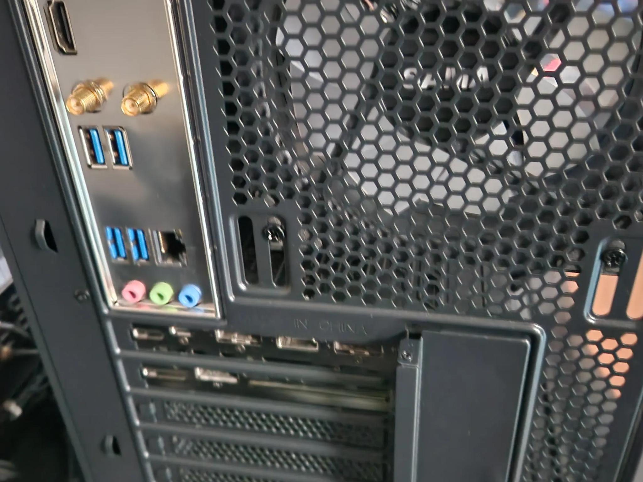 TEAM GEREN RTX 2080TI EVGA hybrid/ Ryzen 5 5600X 1440P gaming pc!
