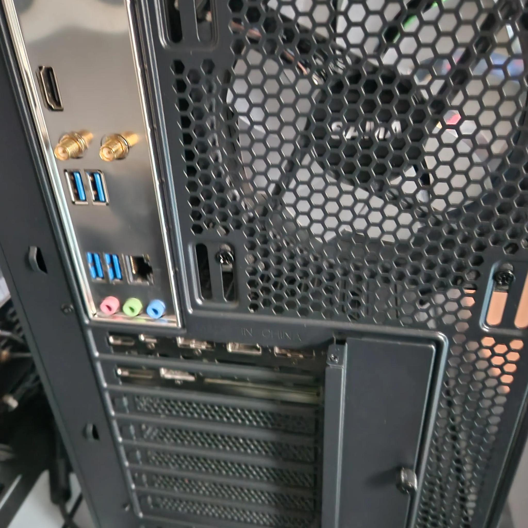 TEAM GEREN RTX 2080TI EVGA hybrid/ Ryzen 5 5600X 1440P gaming pc!