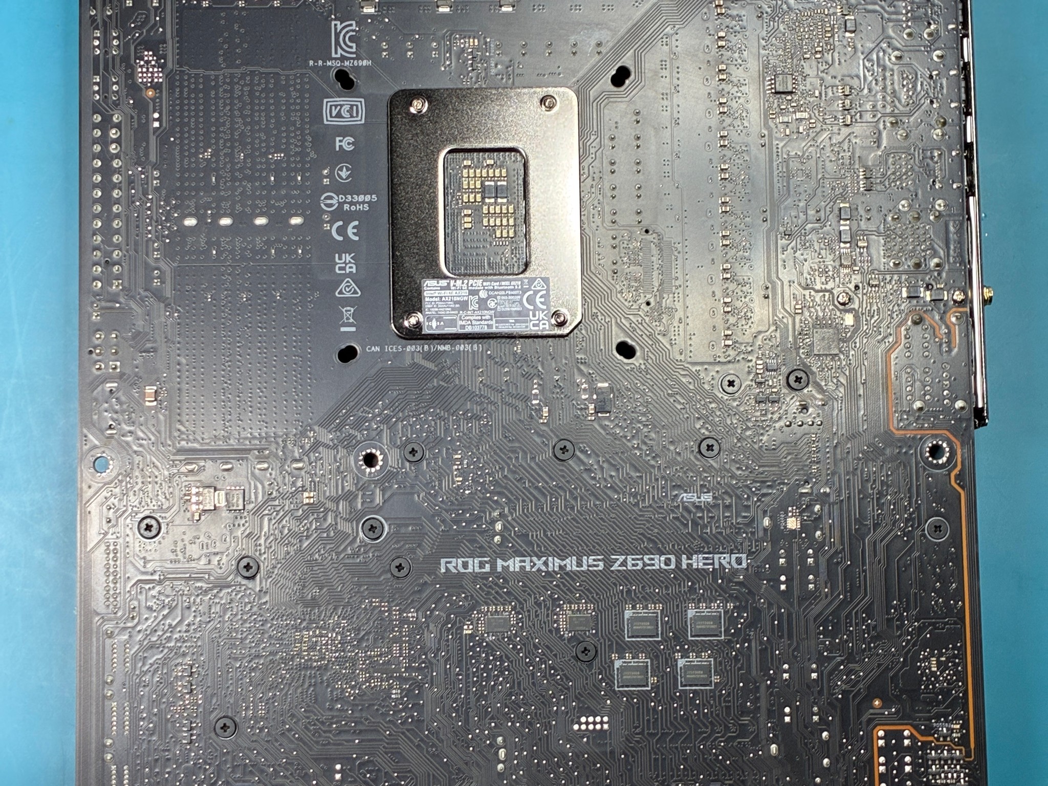 Asus ROG MAXIMUS Z690 HERO (Motherboard)