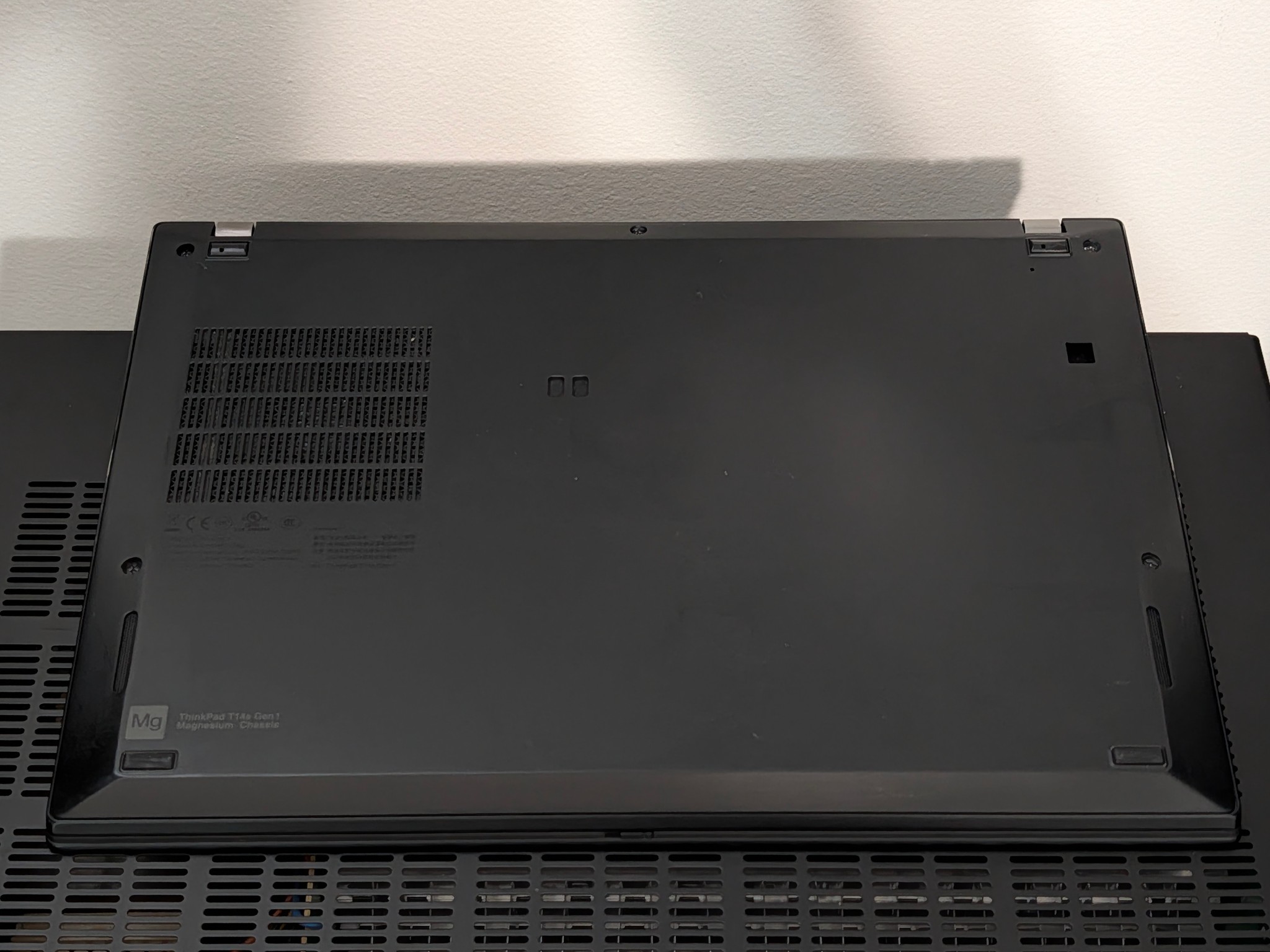 ThinkPad T14s Gen 1 AMD Touchscreen Laptop | Ryzen 7 8-Core, 32GB RAM, 512GB SSD | Grade B