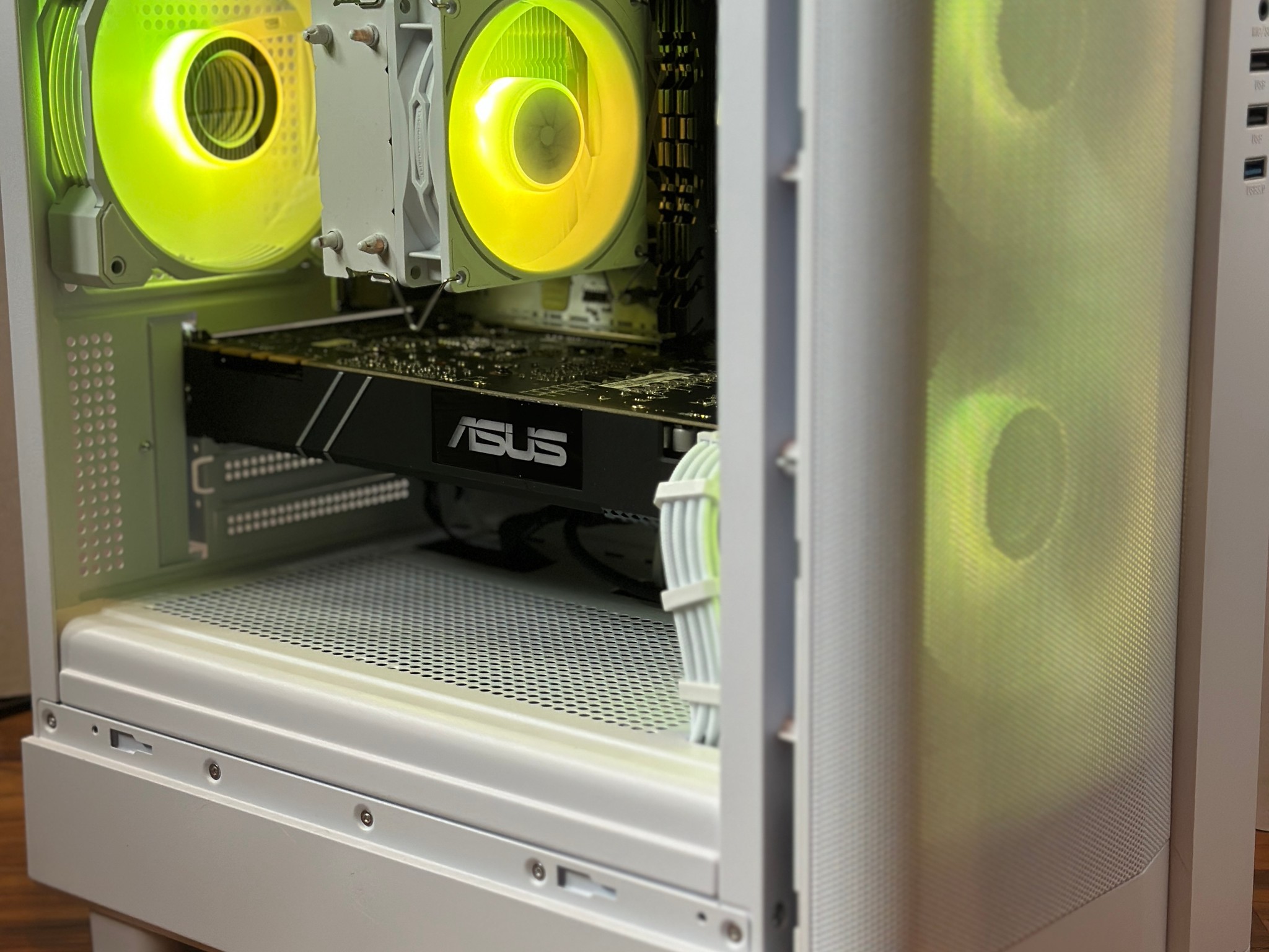 GTX 1080 | Ryzen 5 3500x | 16GB DDR4 | 1.26TB | Win 11 | Office 2024 | FREE SHIP | 1080p Gaming PC