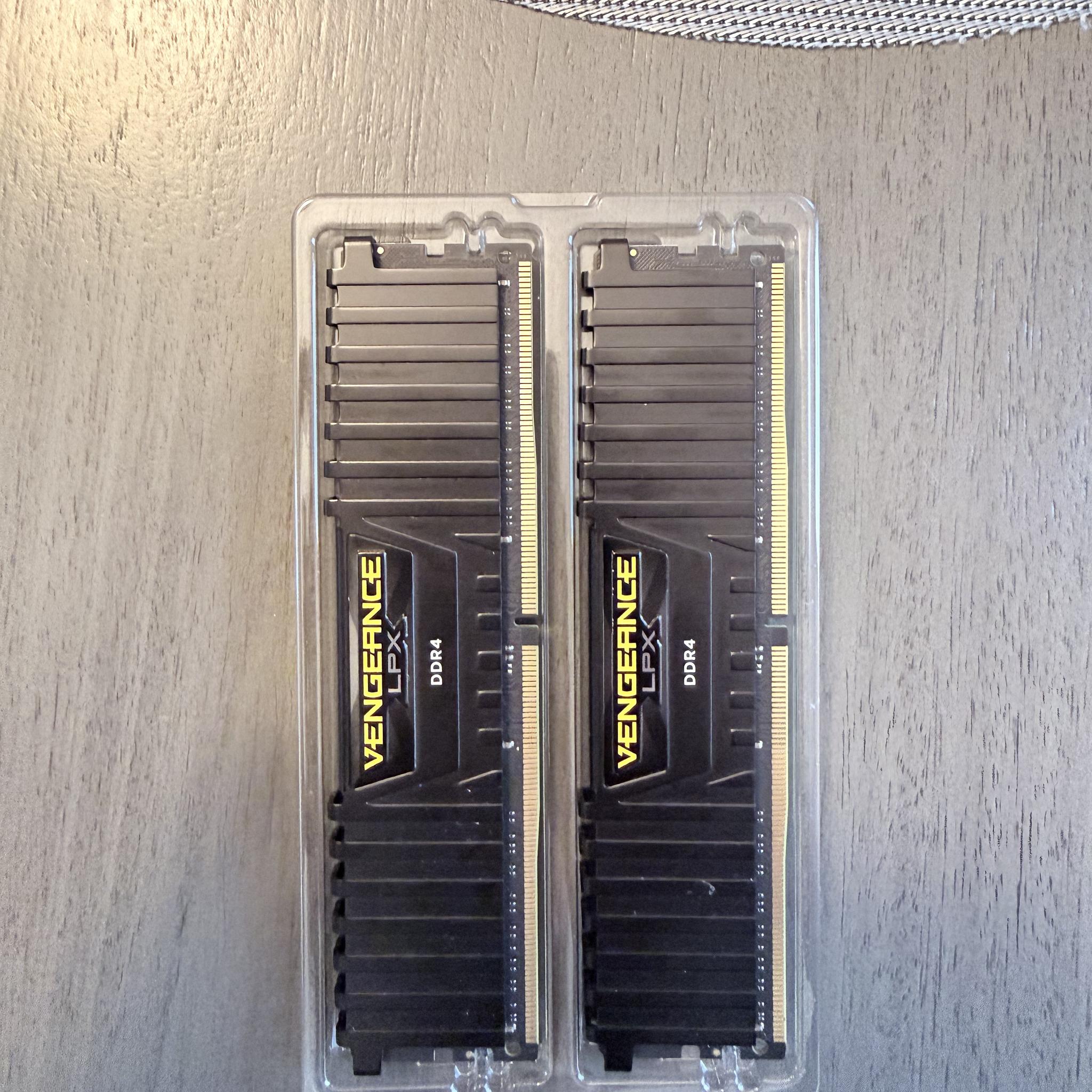 32GB DDR4 RAM Kit 3600MHZ CL18 16GBx2 Corsair Vengeance LPX