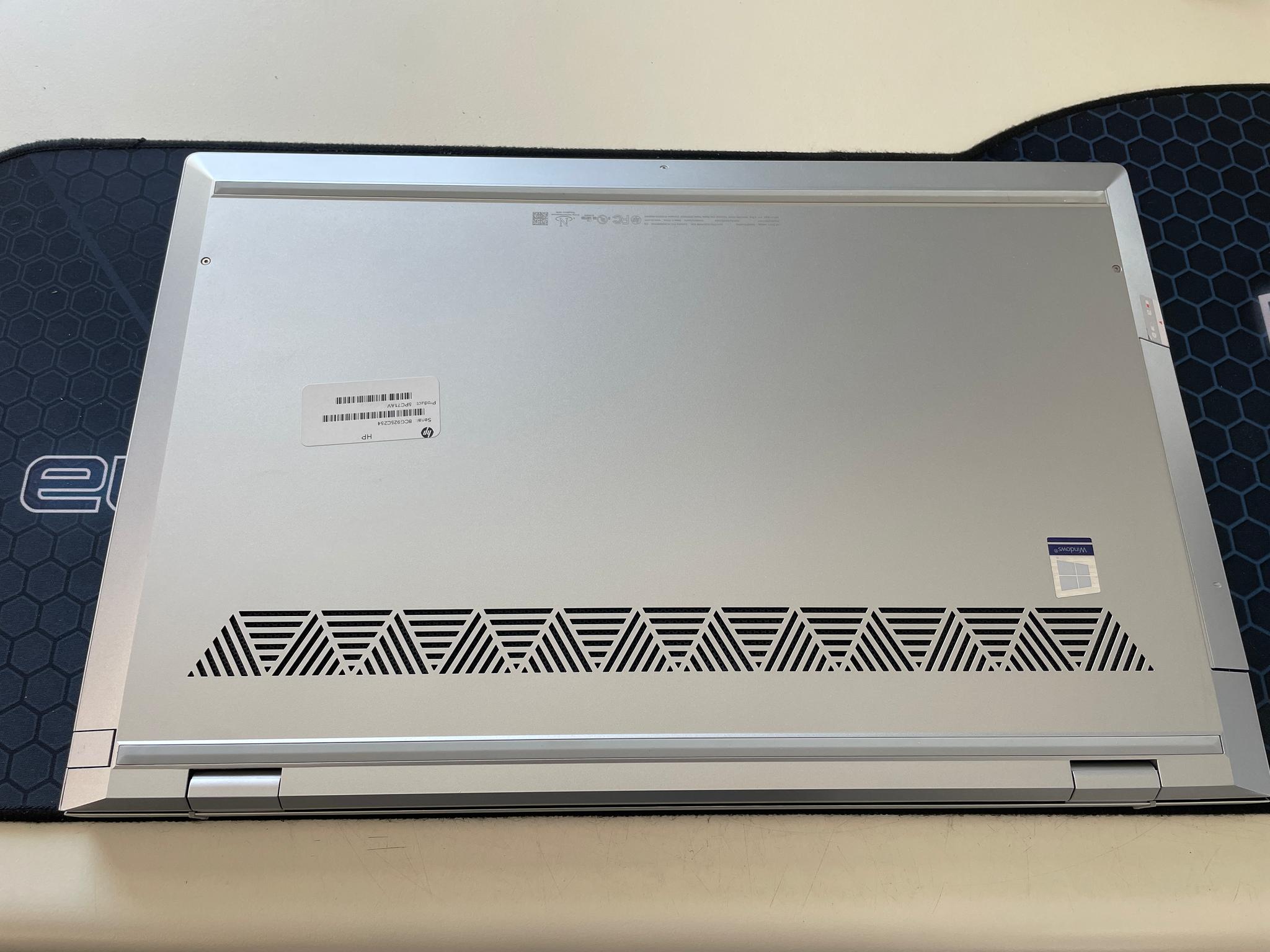 HP Envy 17 + i7-8565u + GeForce MX250 + 256 2.5” SSD