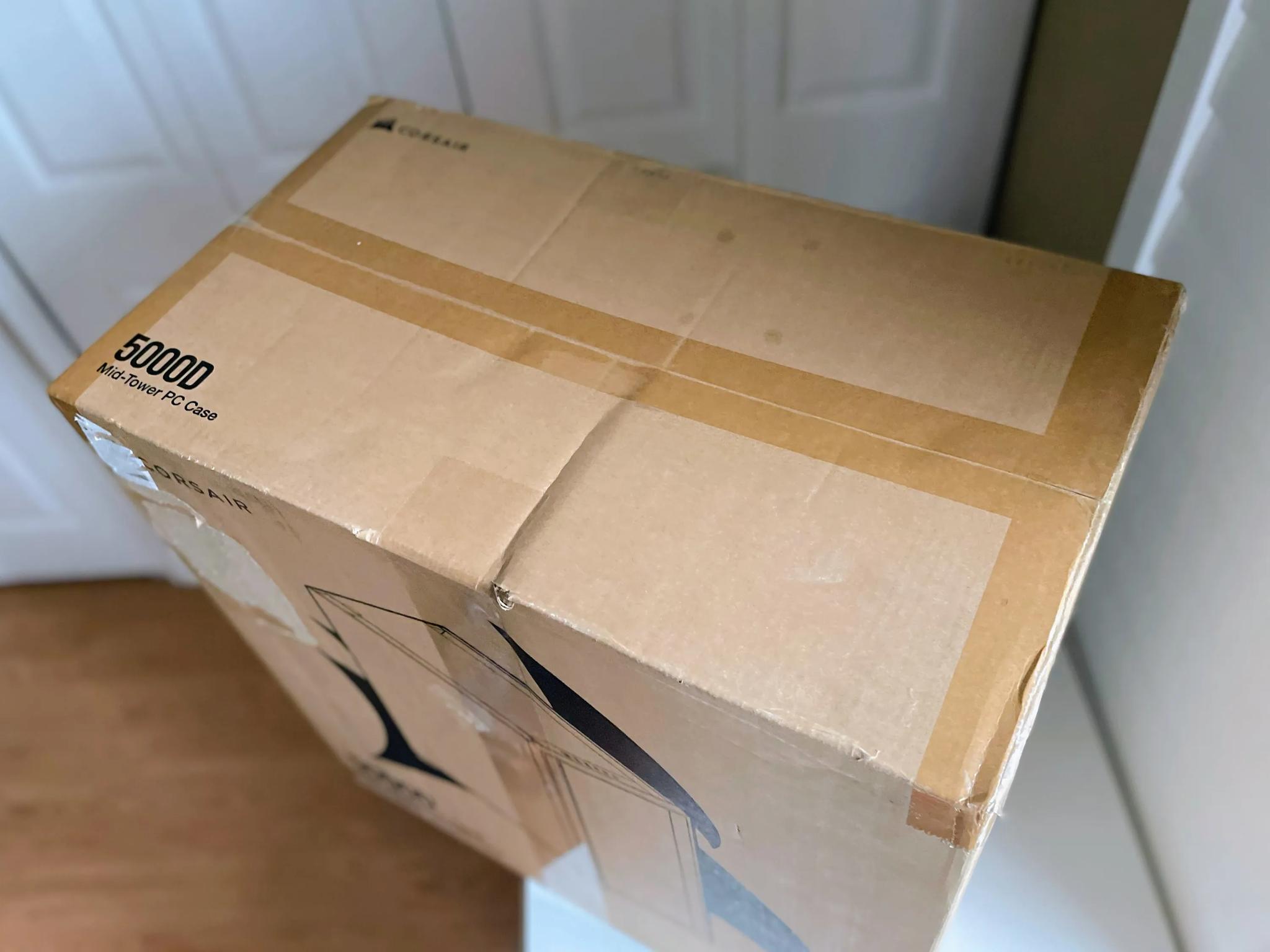 BNIB Corsair 5000D Tempered Glass Mid-Tower ATX PC Case - White