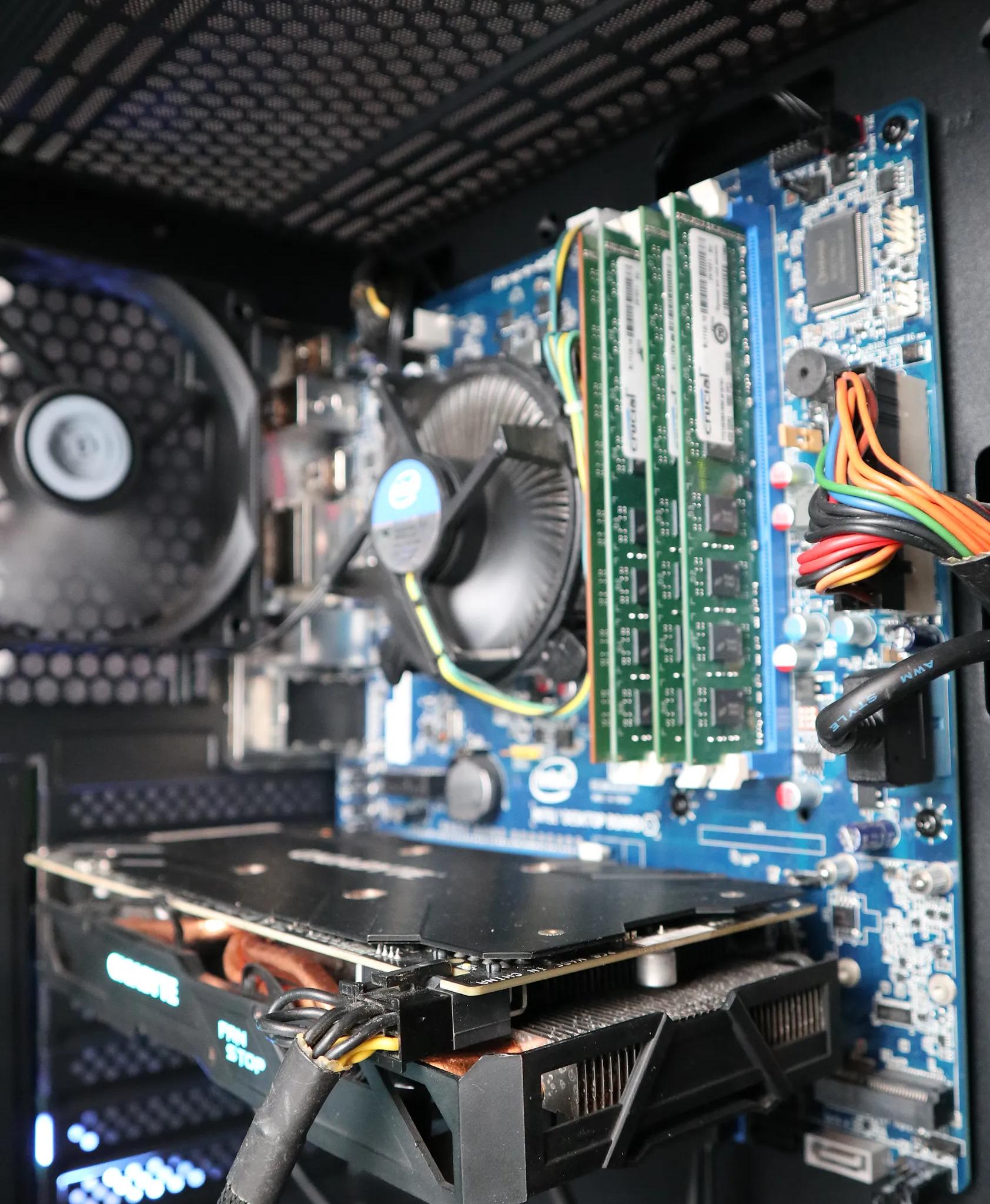 Fastlane | i5 2400S/RX 570 4GB Gaming PC 