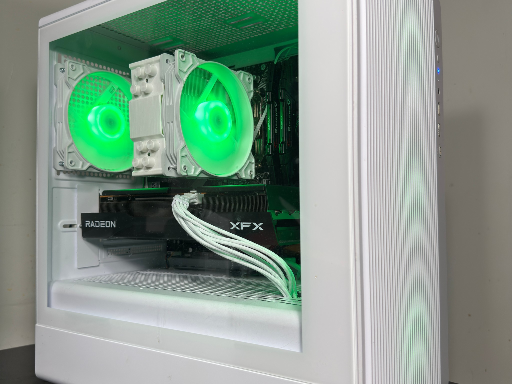 Radeon RX 9060 XT 16GB Custom Gaming PC - Ryzen 7 5700X3D