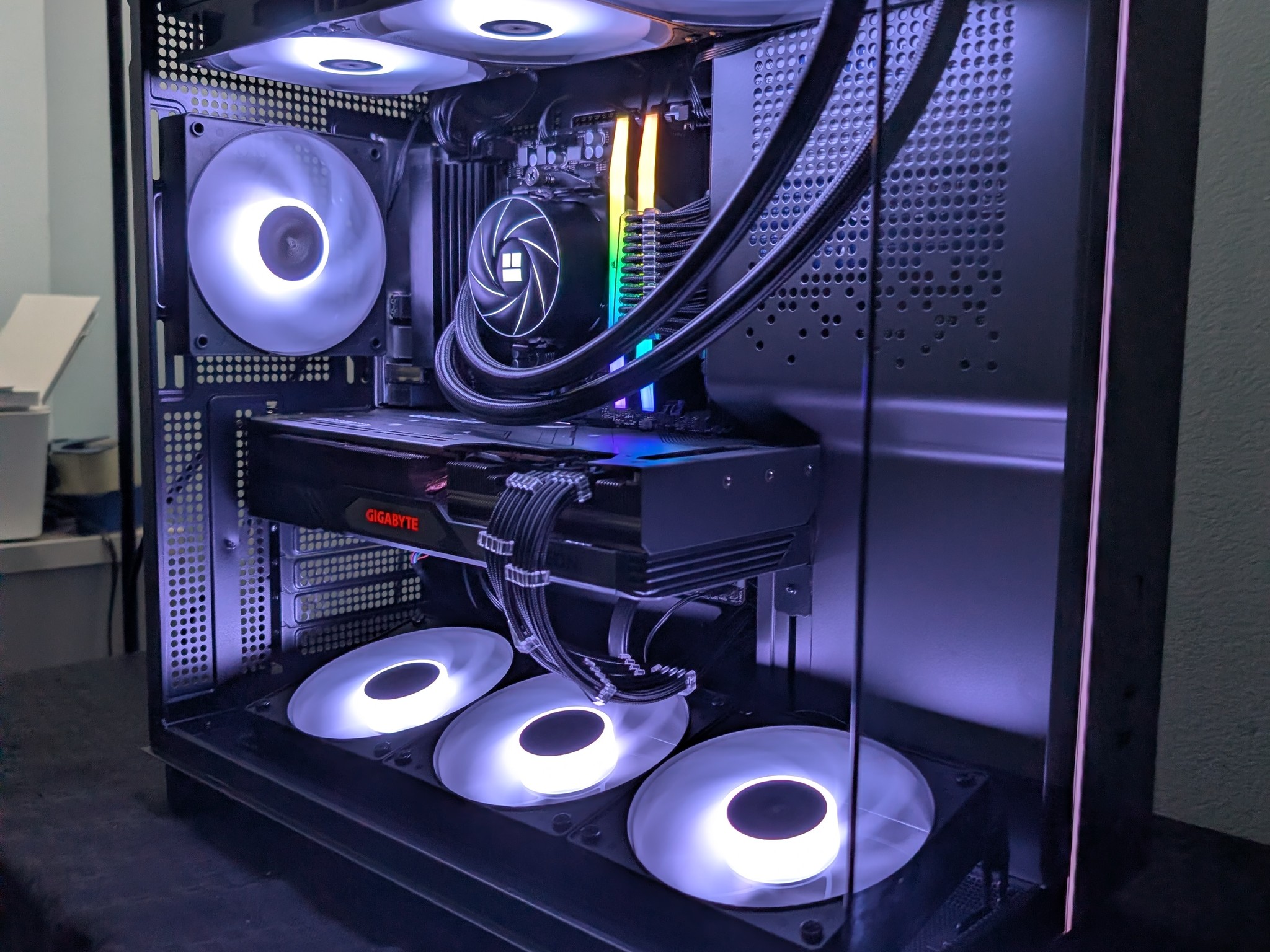 Ryzen 5 7500x3d-RX 7800 XT 16GBvram-32GB DDR5 6000-1 TB NVME Gaming PC